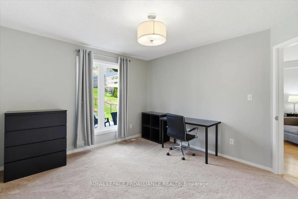 Photo 19 of 1342 Eagle Crescent, Peterborough, Monaghan Ward 2 — HOMEH