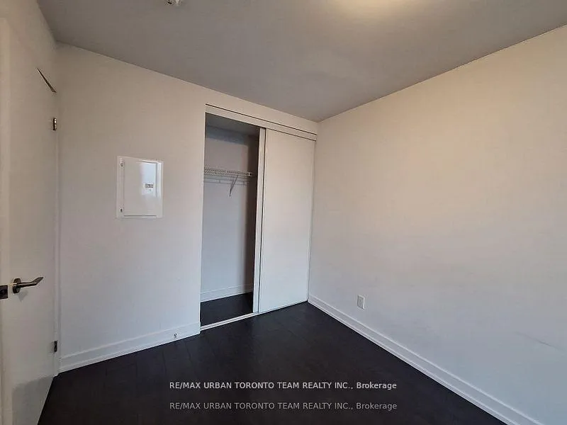 Photo 5 of Unit 915, 125 Redpath Avenue, Toronto, Mount Pleasant East — HOMEH