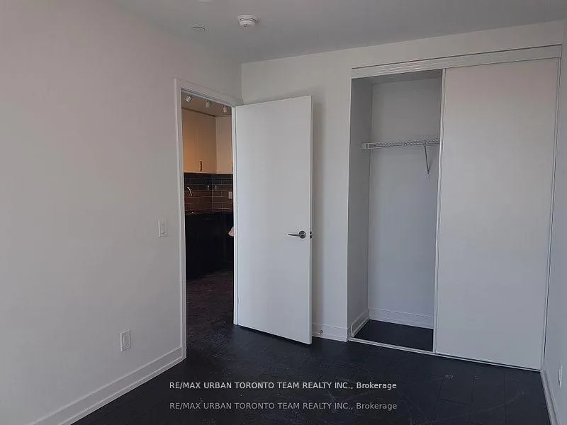 Photo 6 of Unit 915, 125 Redpath Avenue, Toronto, Mount Pleasant East — HOMEH