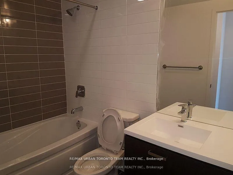 Photo 10 of Unit 915, 125 Redpath Avenue, Toronto, Mount Pleasant East — HOMEH