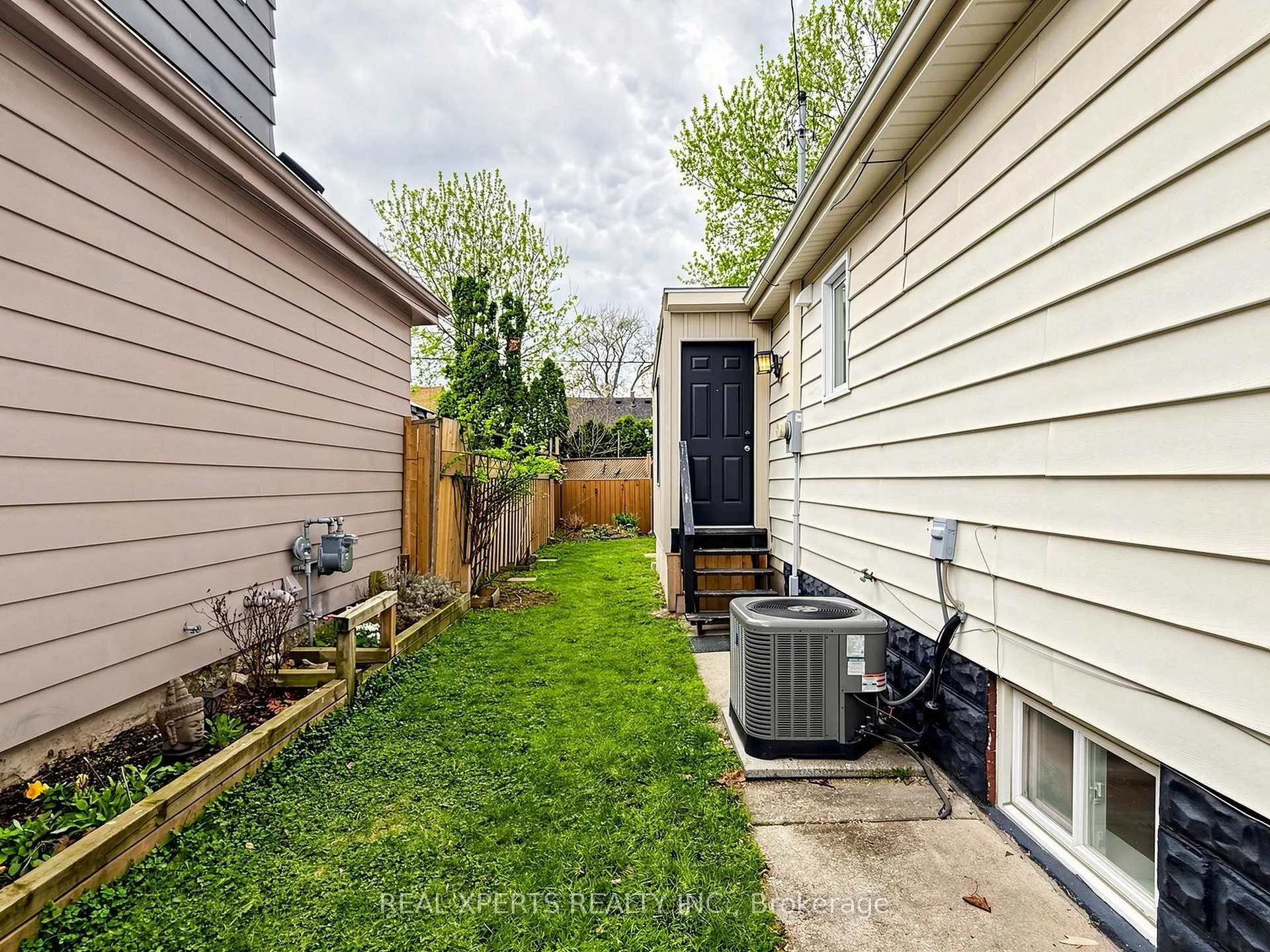 Photo 46 of 167 Tolton Avenue, Hamilton, Normanhurst — HOMEH
