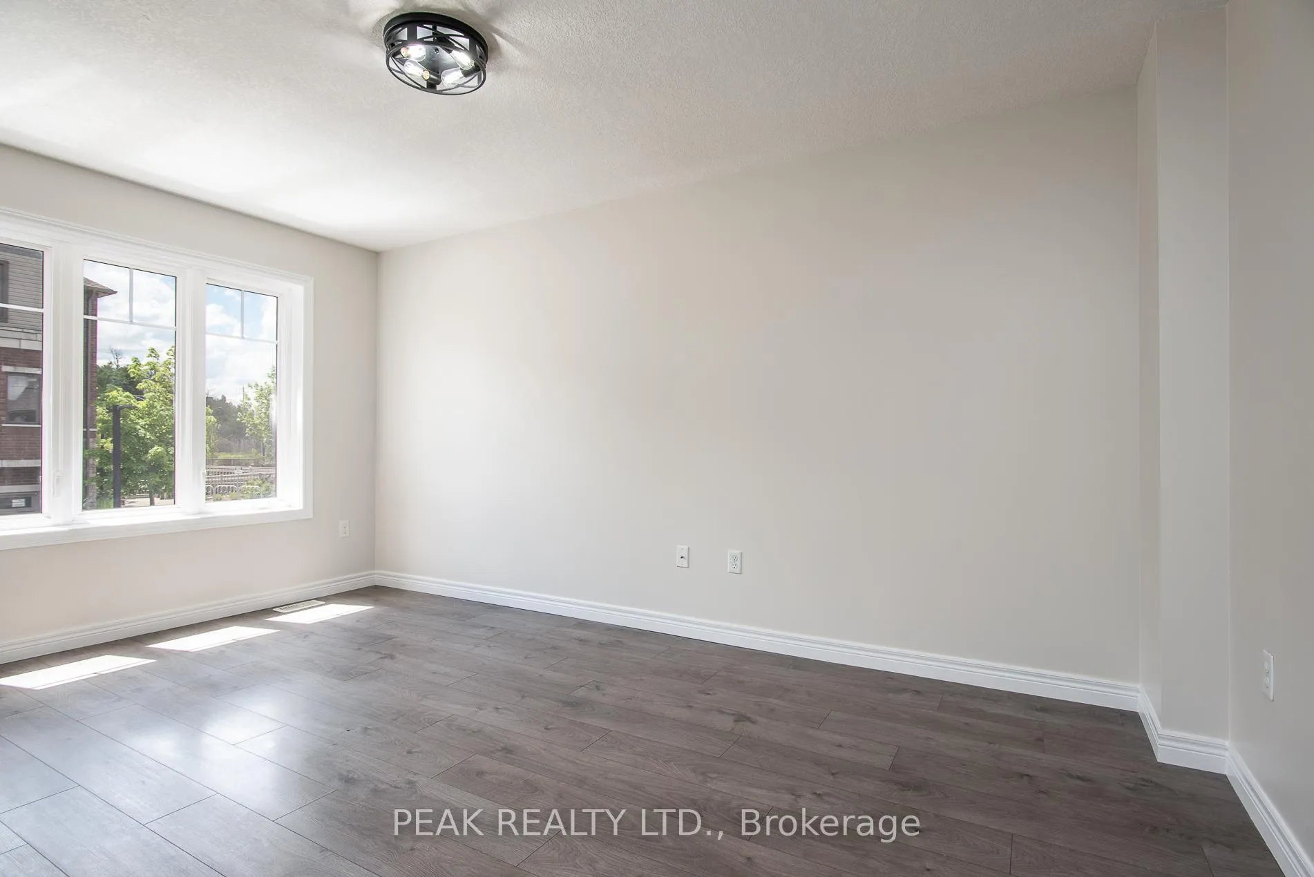 Photo 3 of Unit J-3, 70 Willowrun Drive, Kitchener — HOMEH