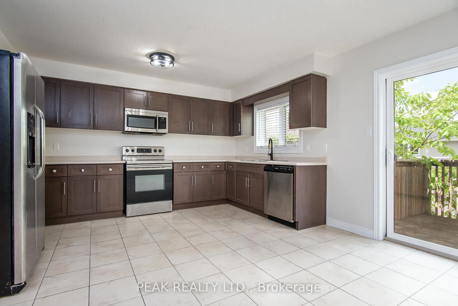 Photo 6 of Unit J-3, 70 Willowrun Drive, Kitchener — HOMEH