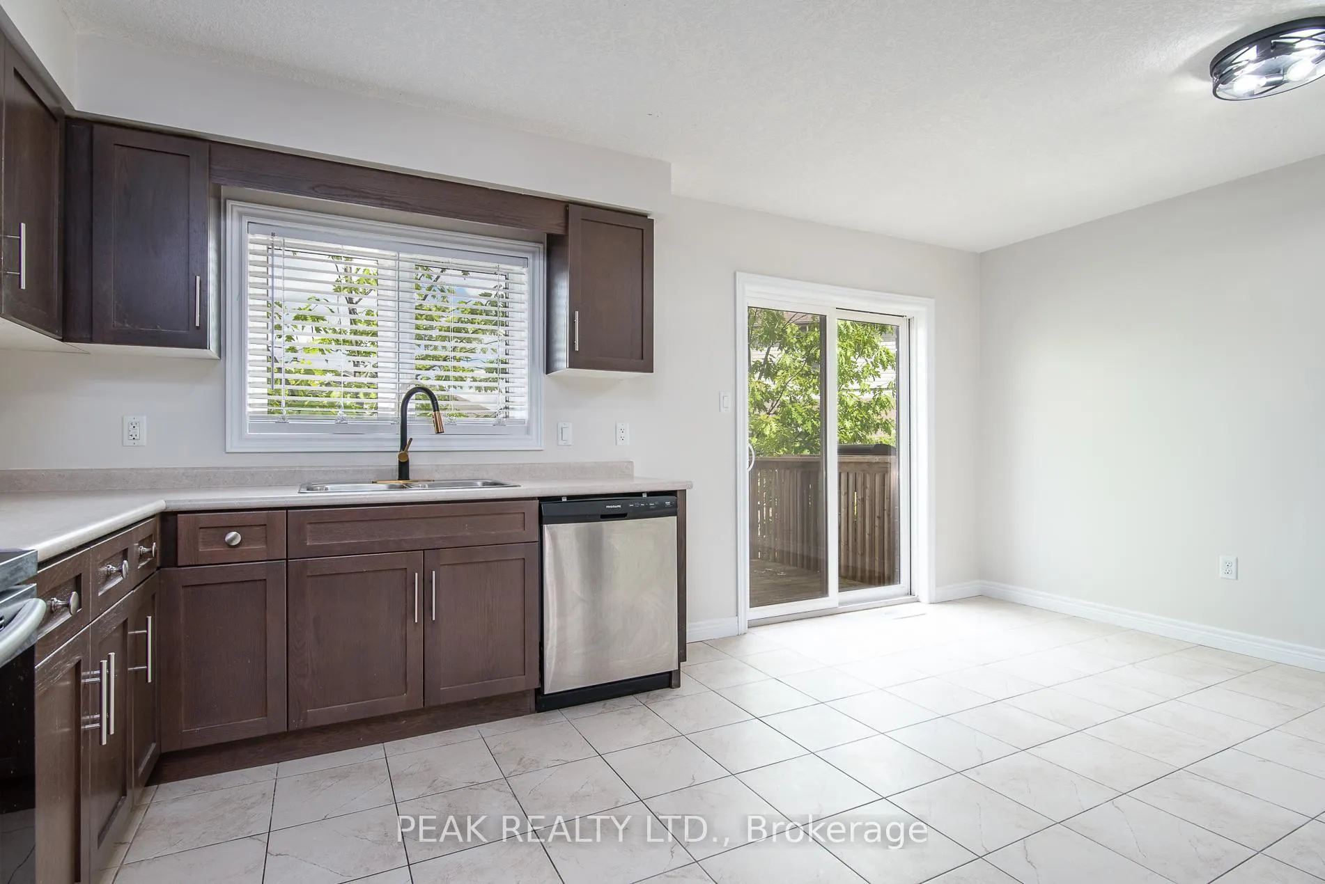 Photo 7 of Unit J-3, 70 Willowrun Drive, Kitchener — HOMEH