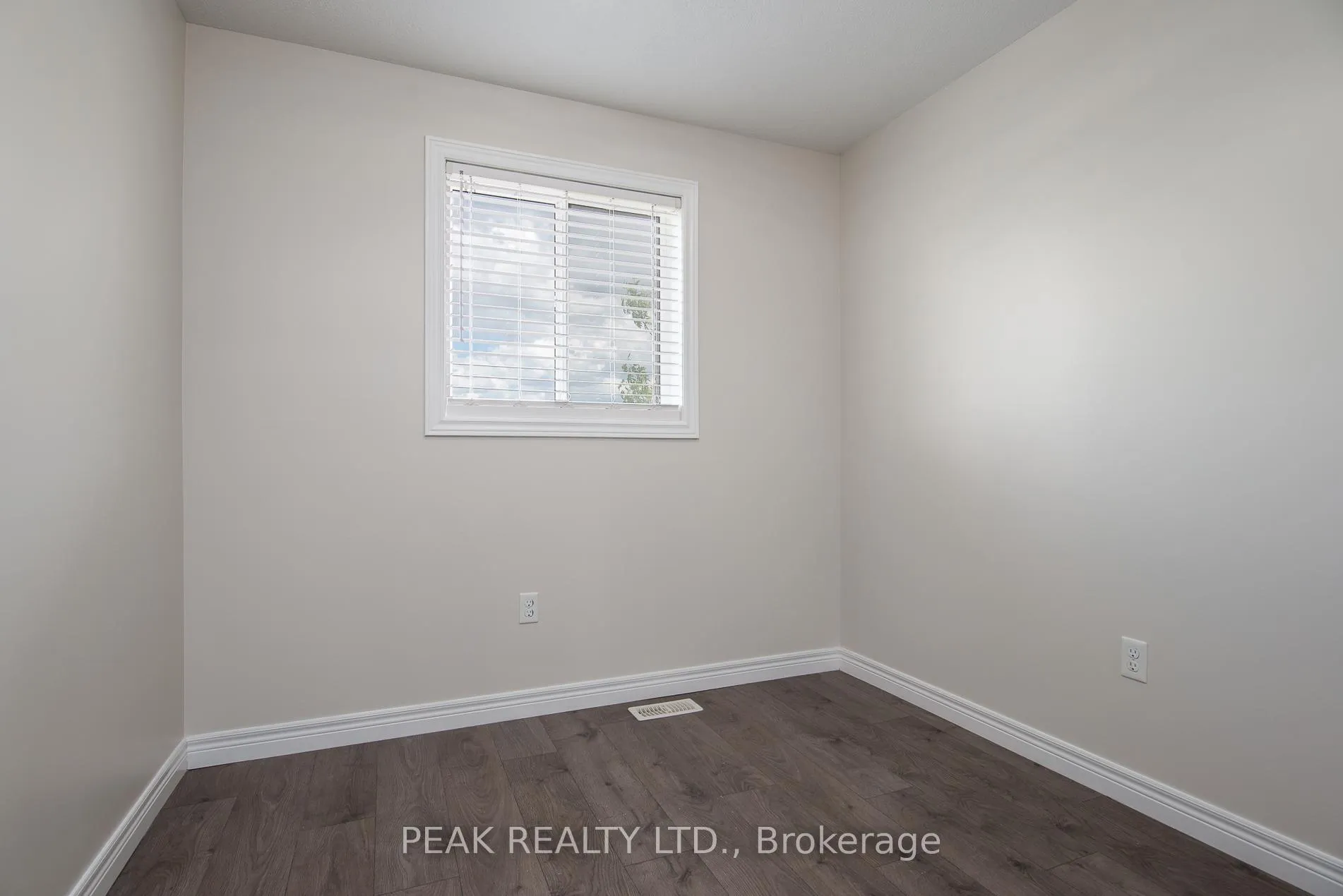 Photo 16 of Unit J-3, 70 Willowrun Drive, Kitchener — HOMEH