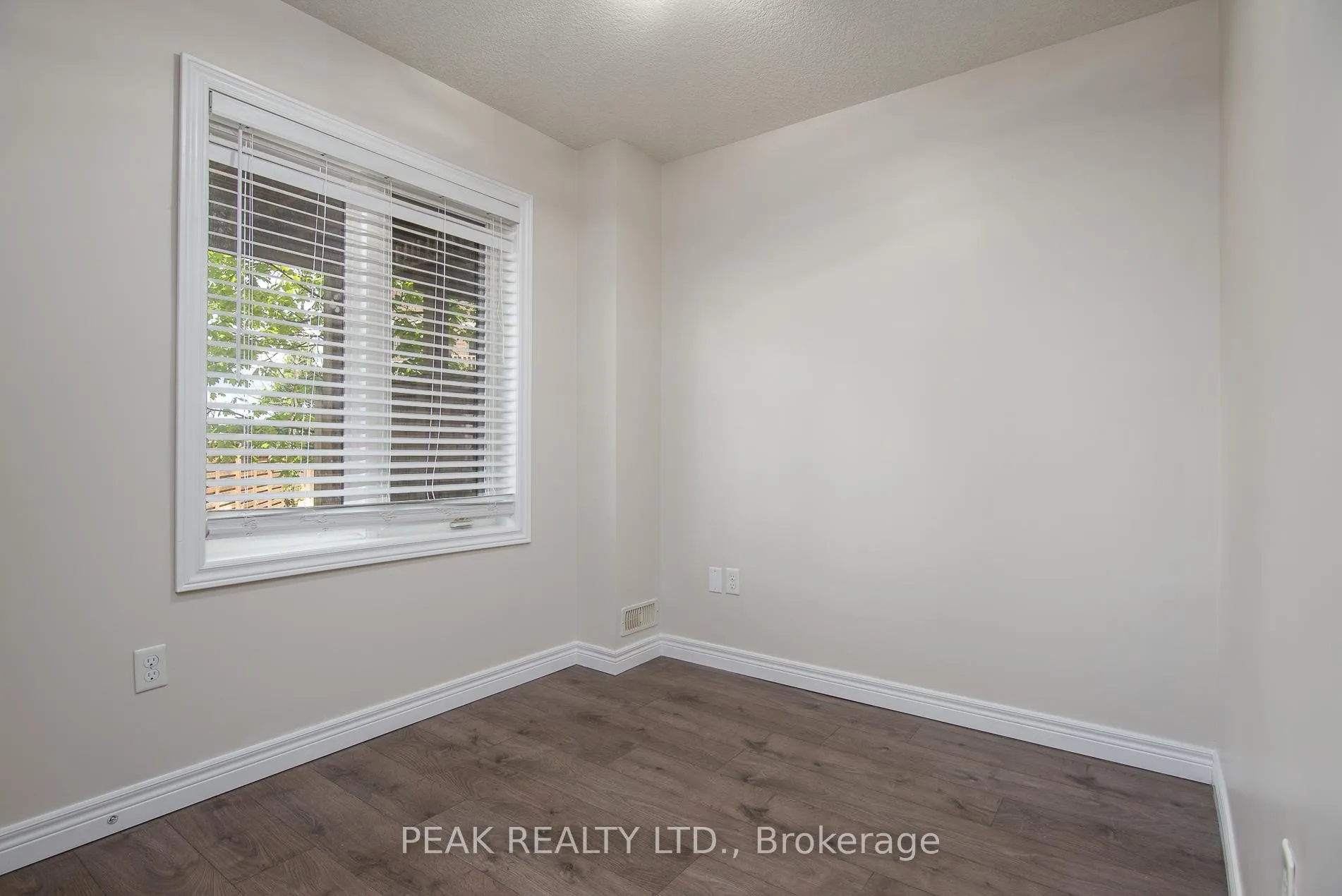 Photo 18 of Unit J-3, 70 Willowrun Drive, Kitchener — HOMEH