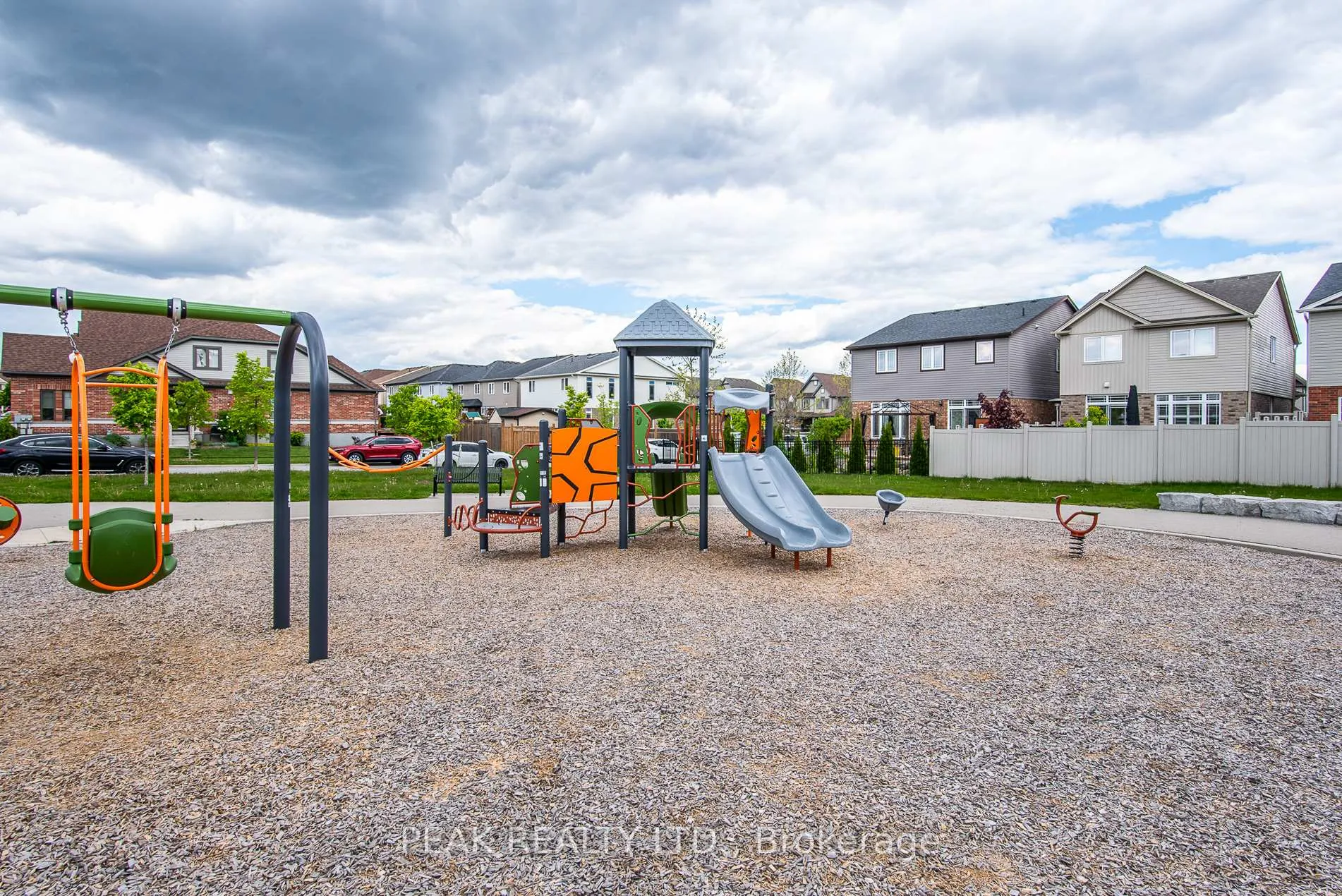 Photo 25 of Unit J-3, 70 Willowrun Drive, Kitchener — HOMEH