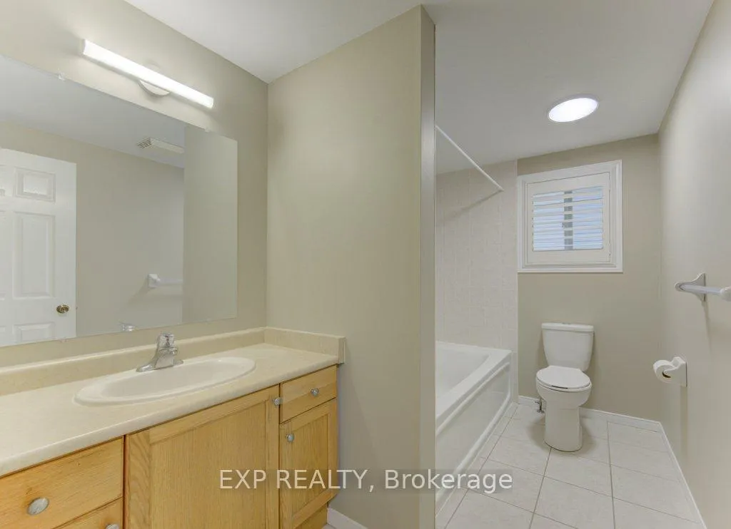 Photo 17 of 431 Lausanne Crescent, Waterloo — HOMEH