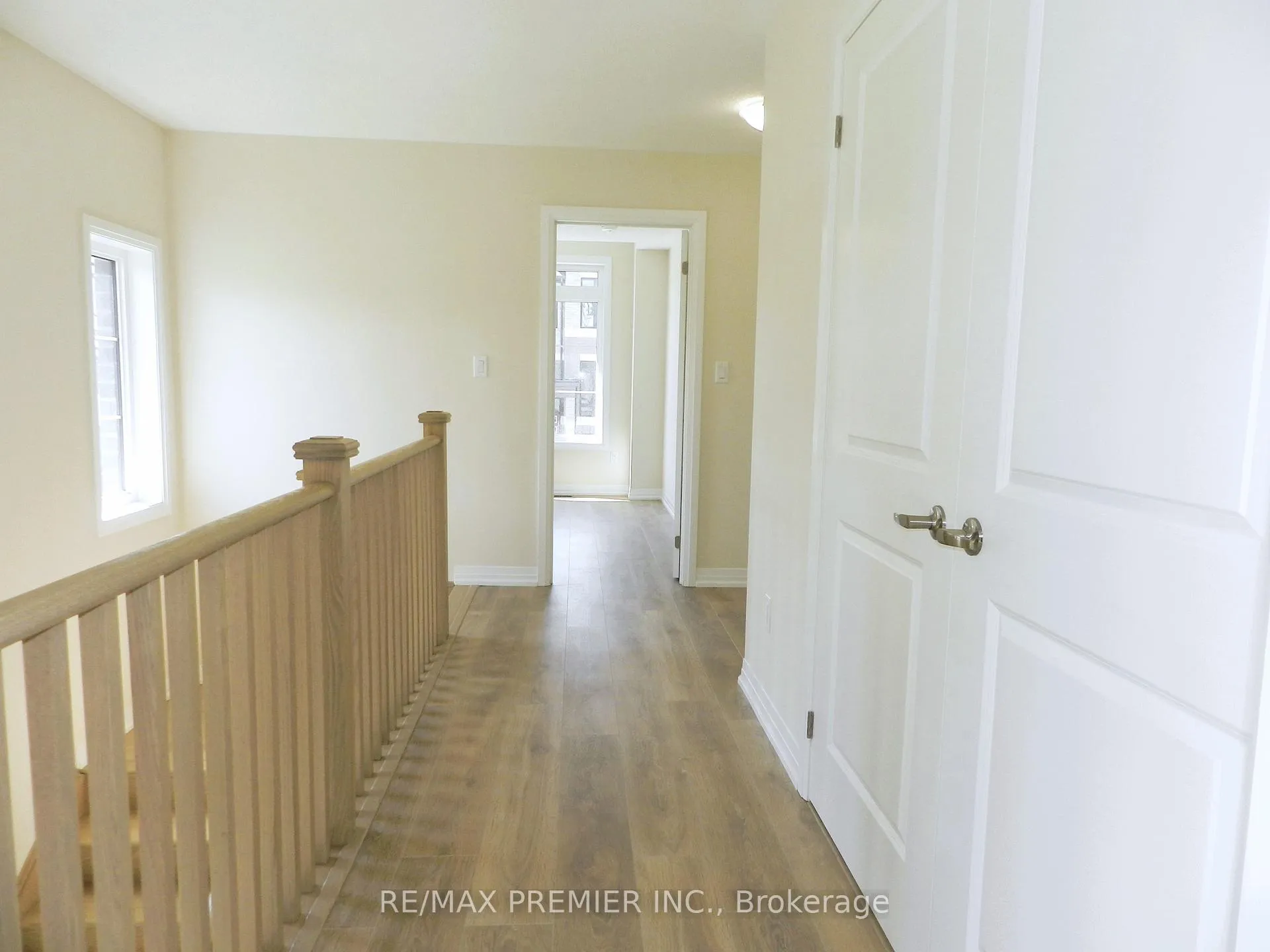 Photo 4 of 94 Turnberry Lane, Barrie, Painswick South — HOMEH