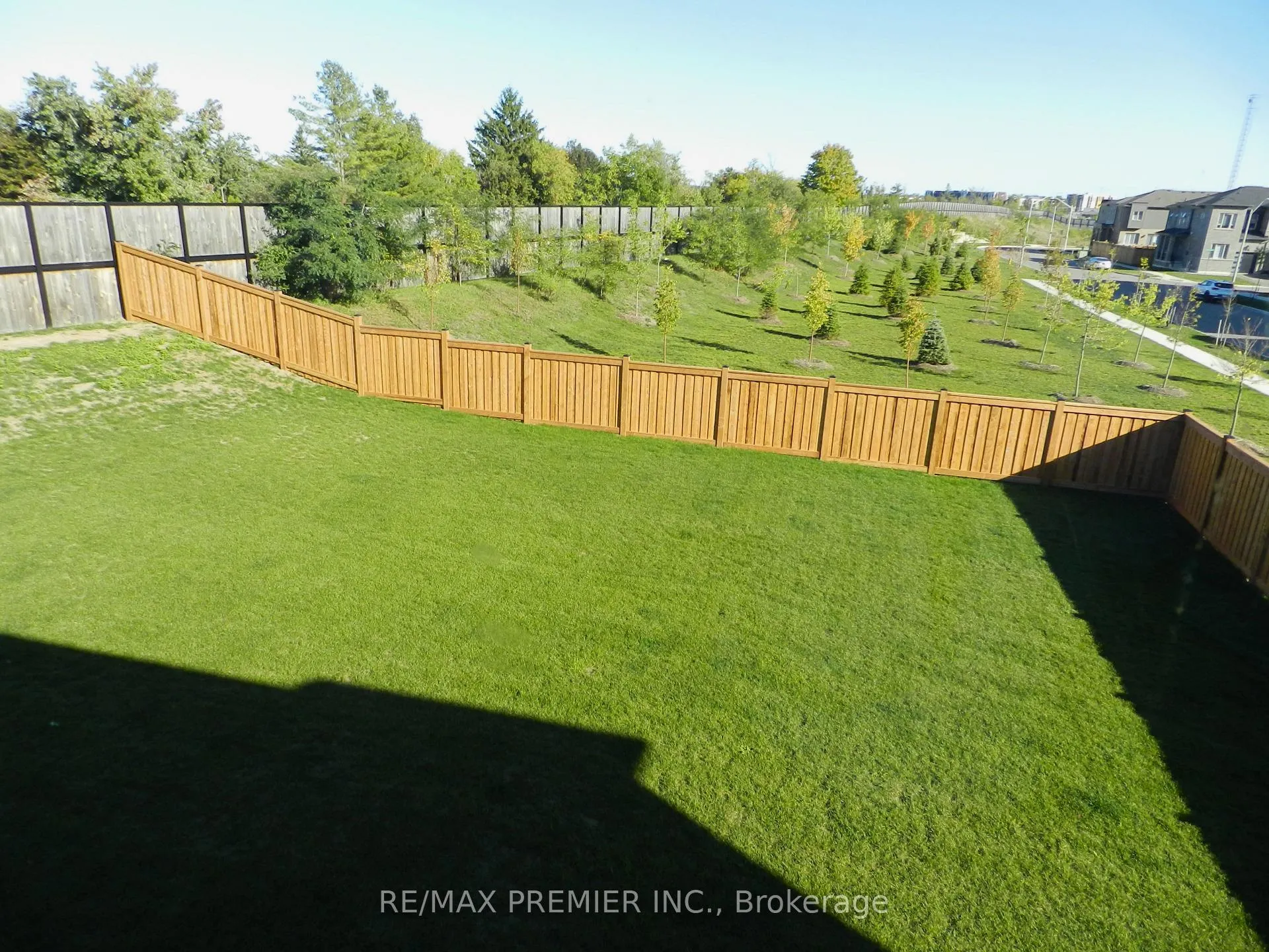 Photo 10 of 94 Turnberry Lane, Barrie, Painswick South — HOMEH