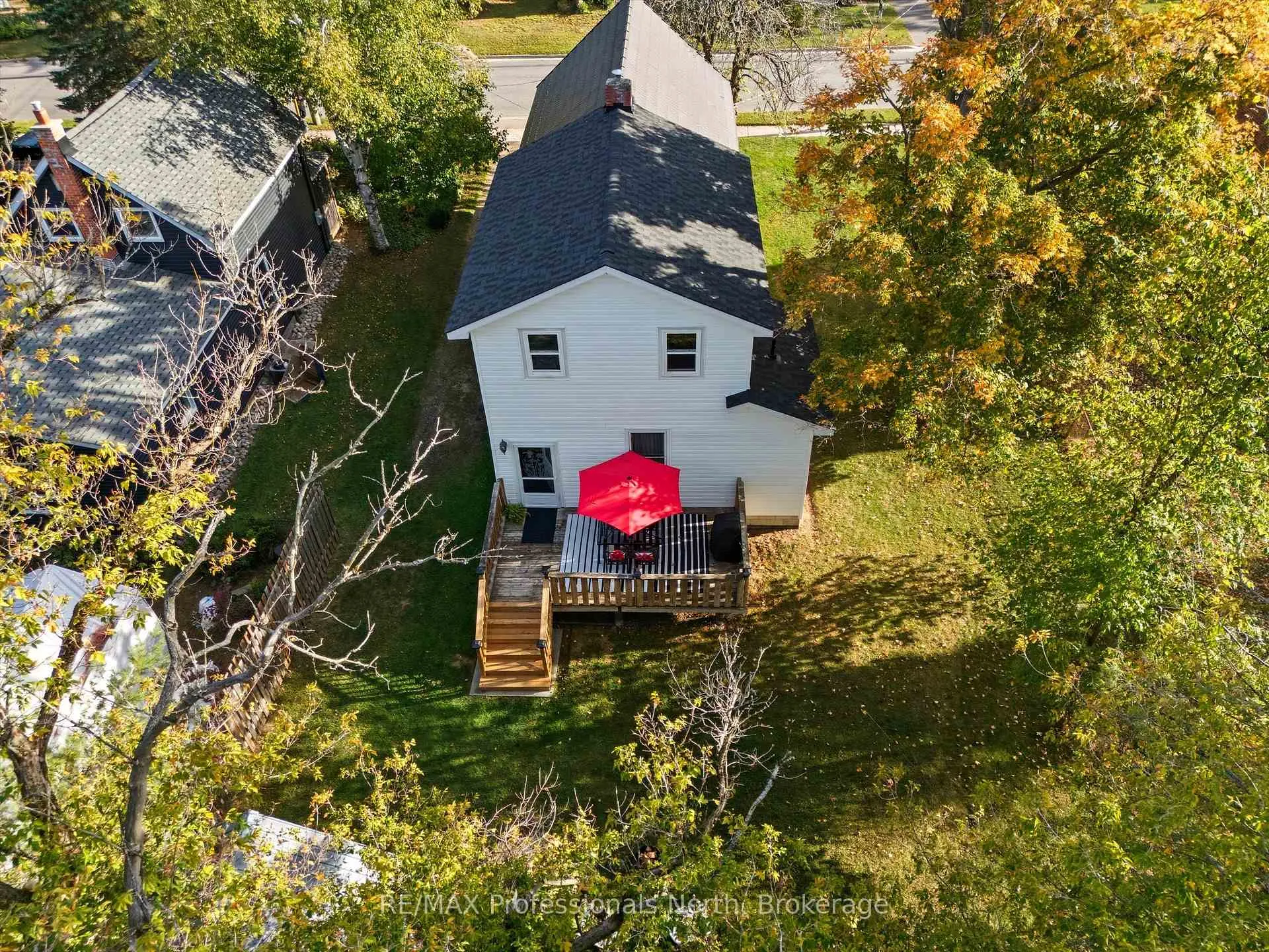 Photo 4 of 197 Dill Street, Bracebridge, Macaulay — HOMEH