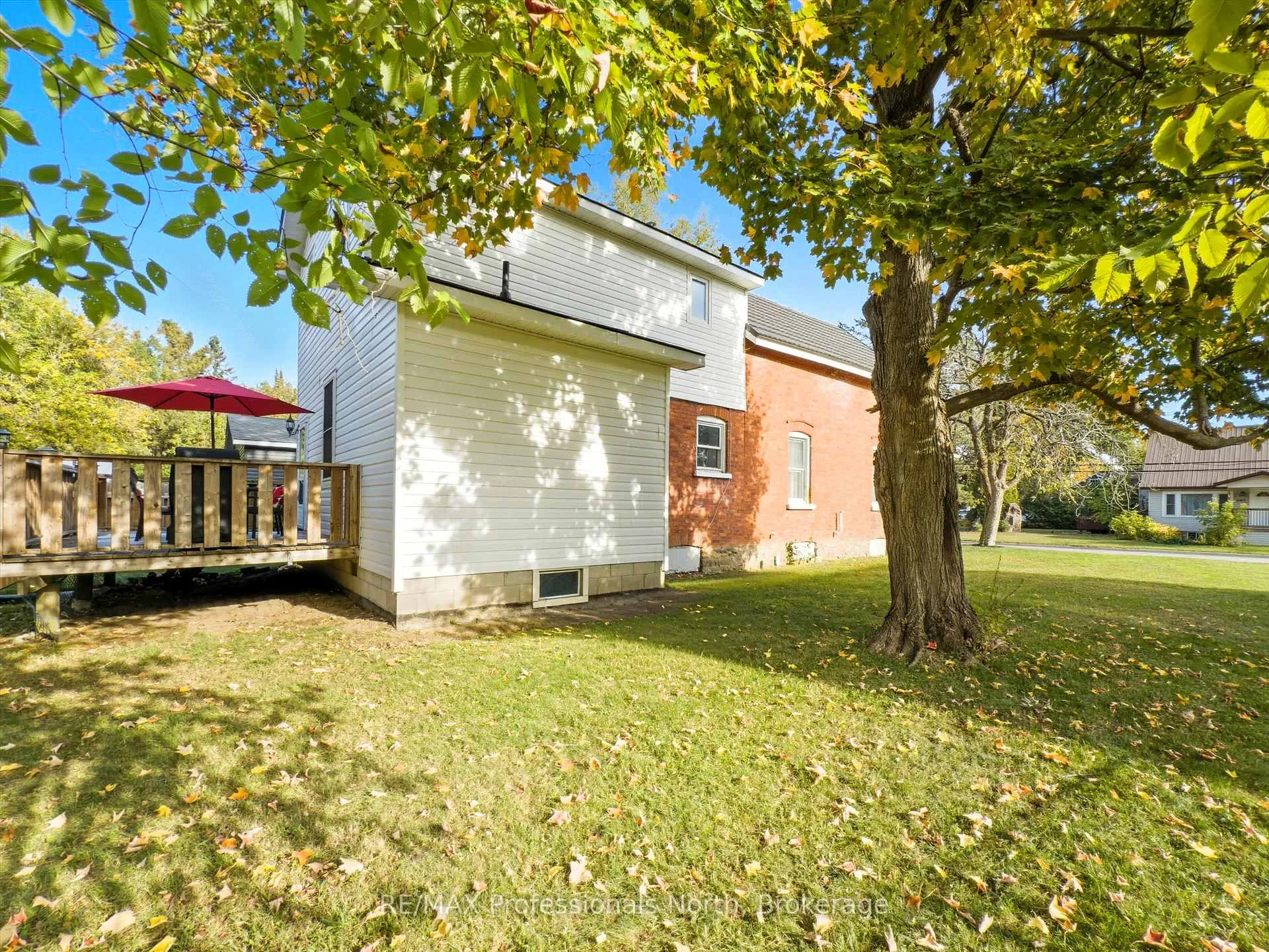 Photo 36 of 197 Dill Street, Bracebridge, Macaulay — HOMEH