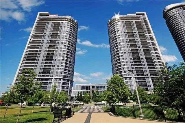 Front of Unit 1911, 181 Village Green Square