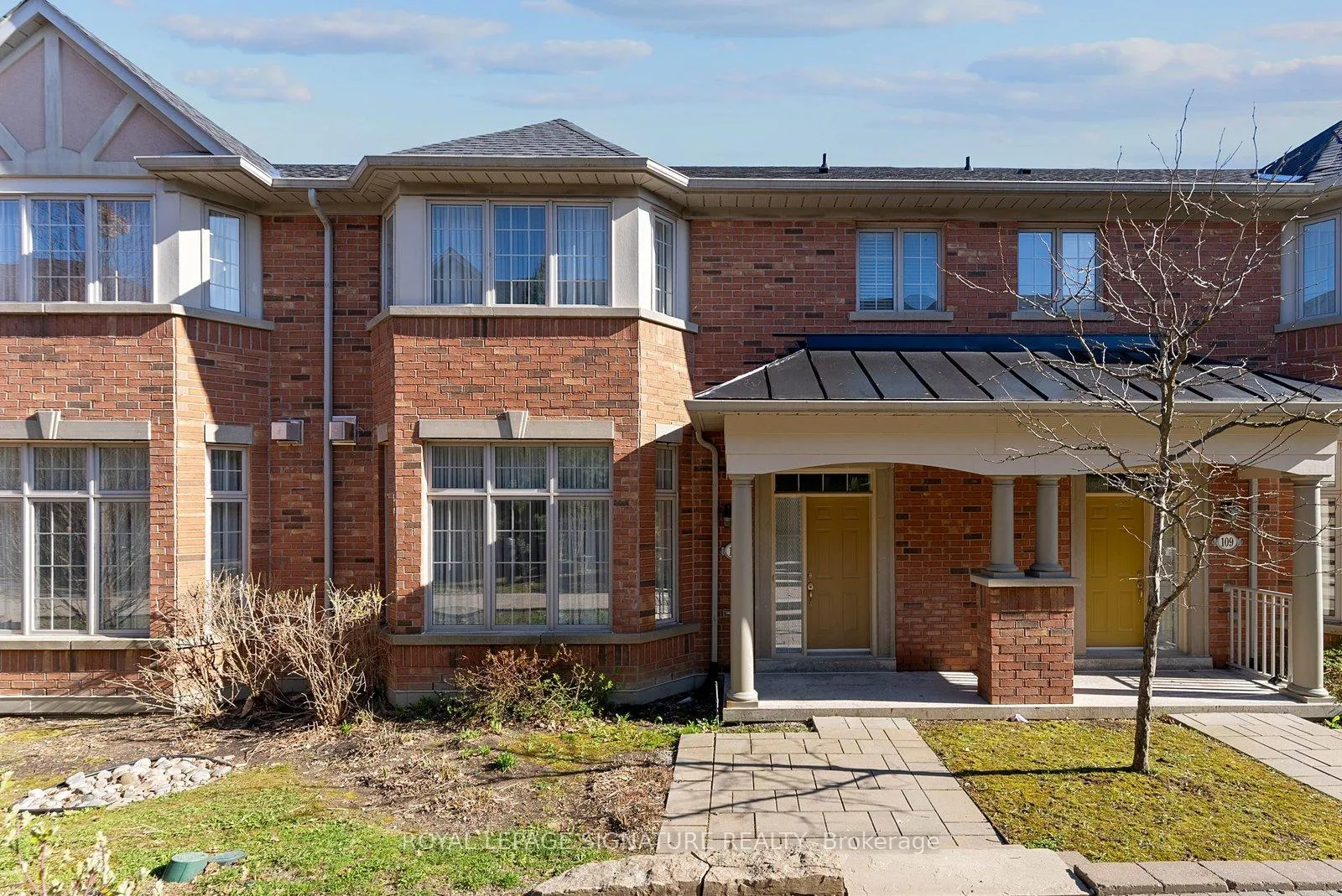 Photo 1 of 107 Legends Way, Markham, Unionville — HOMEH