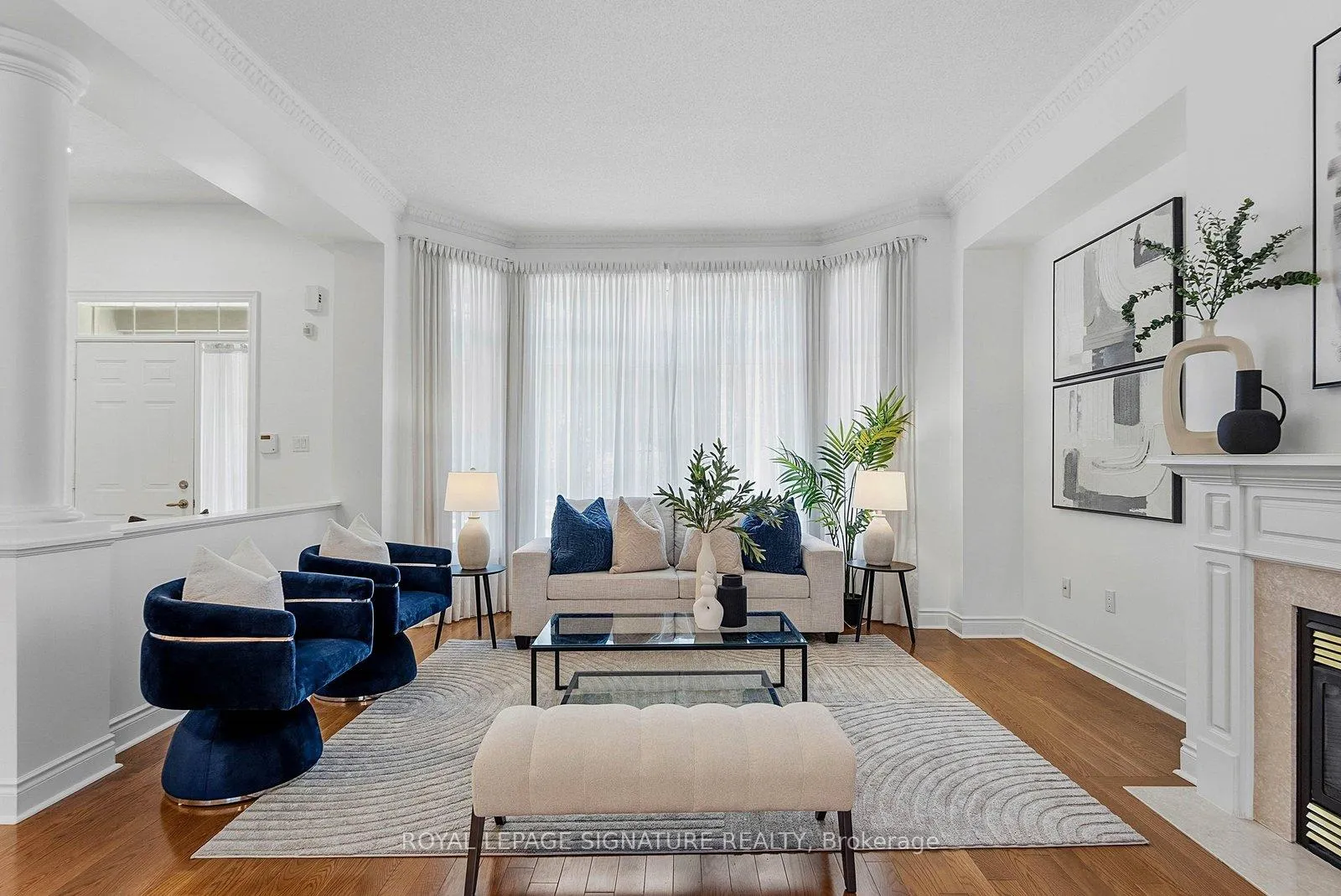 Photo 6 of 107 Legends Way, Markham, Unionville — HOMEH