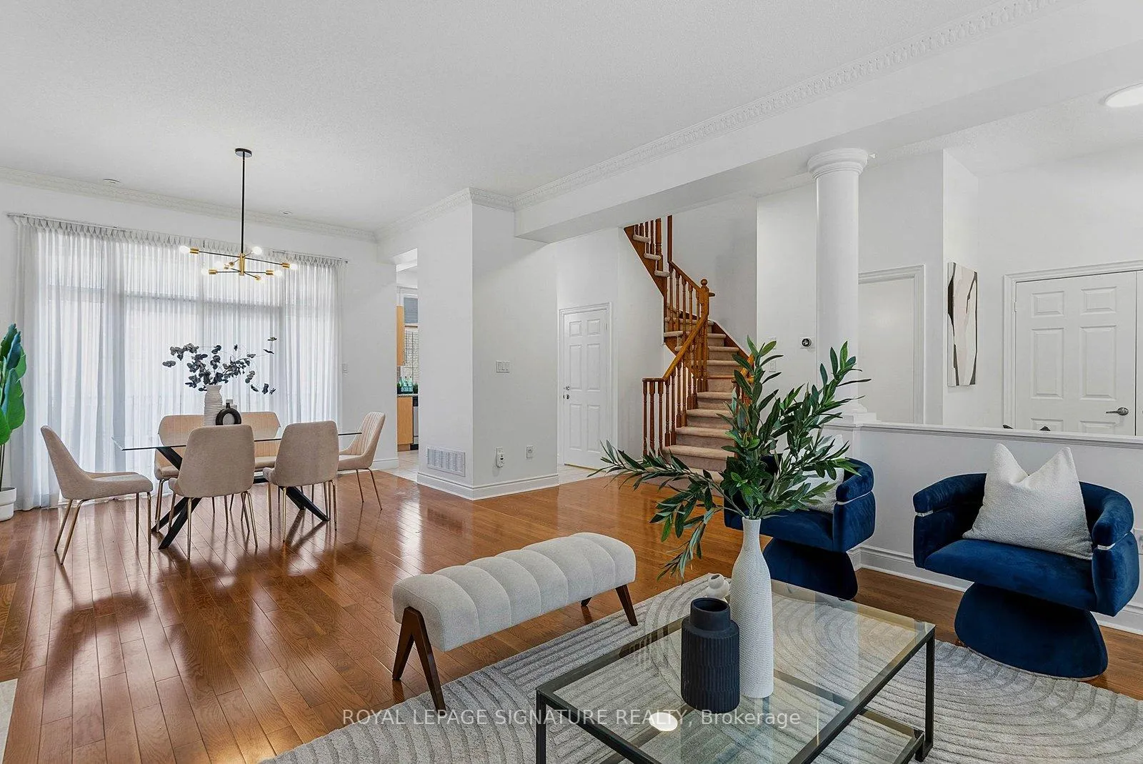 Photo 9 of 107 Legends Way, Markham, Unionville — HOMEH