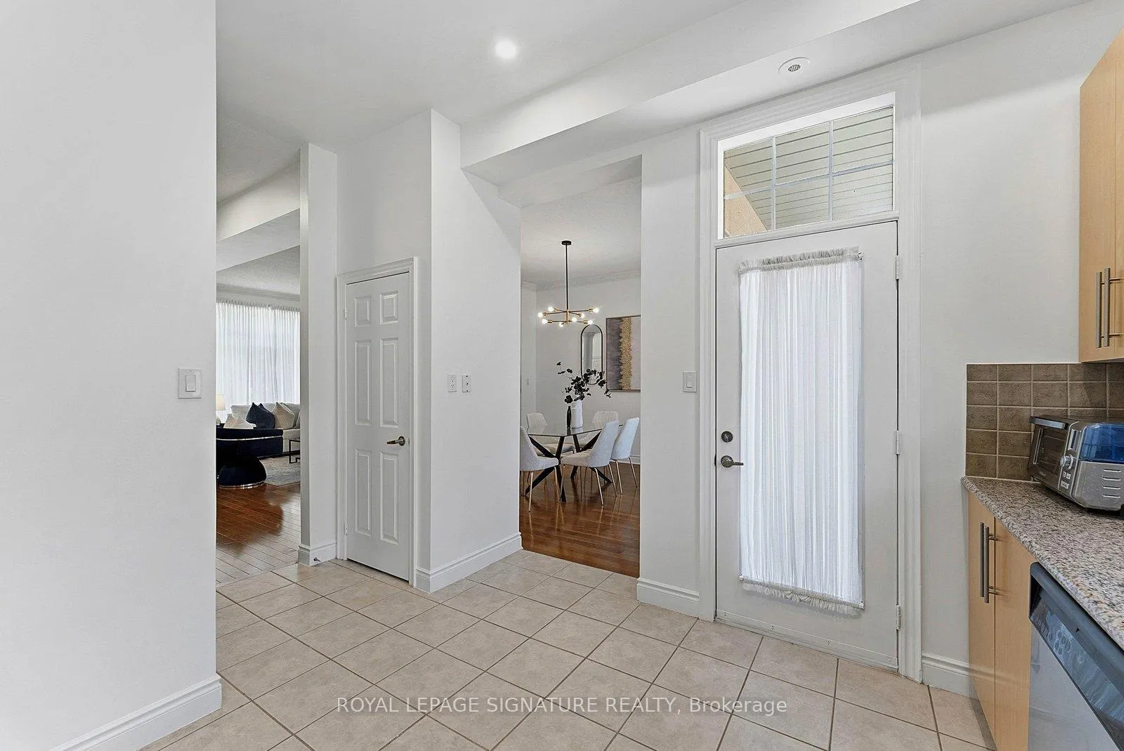 Photo 16 of 107 Legends Way, Markham, Unionville — HOMEH
