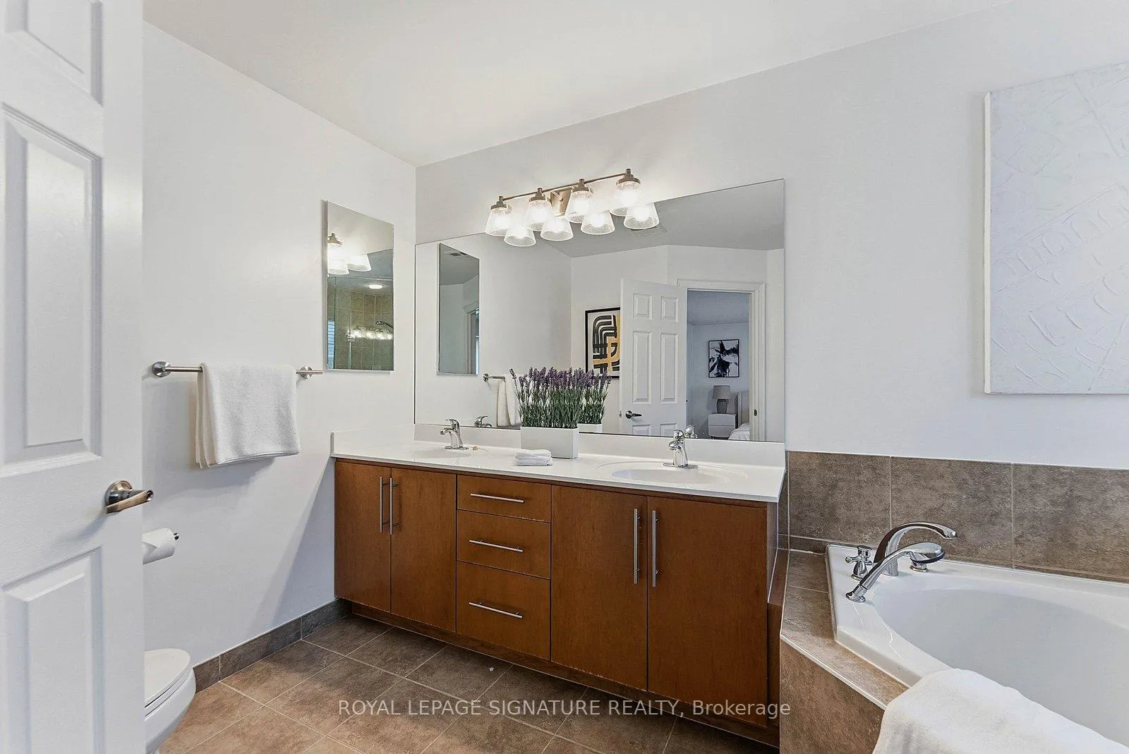 Photo 27 of 107 Legends Way, Markham, Unionville — HOMEH
