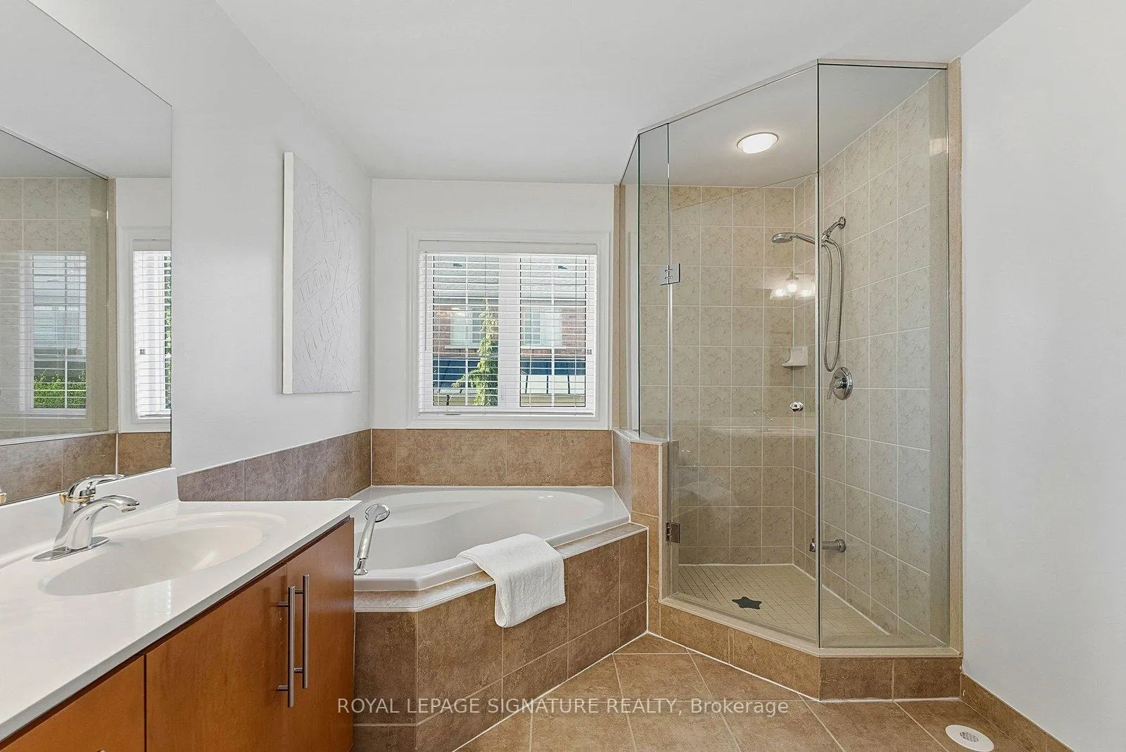 Photo 28 of 107 Legends Way, Markham, Unionville — HOMEH