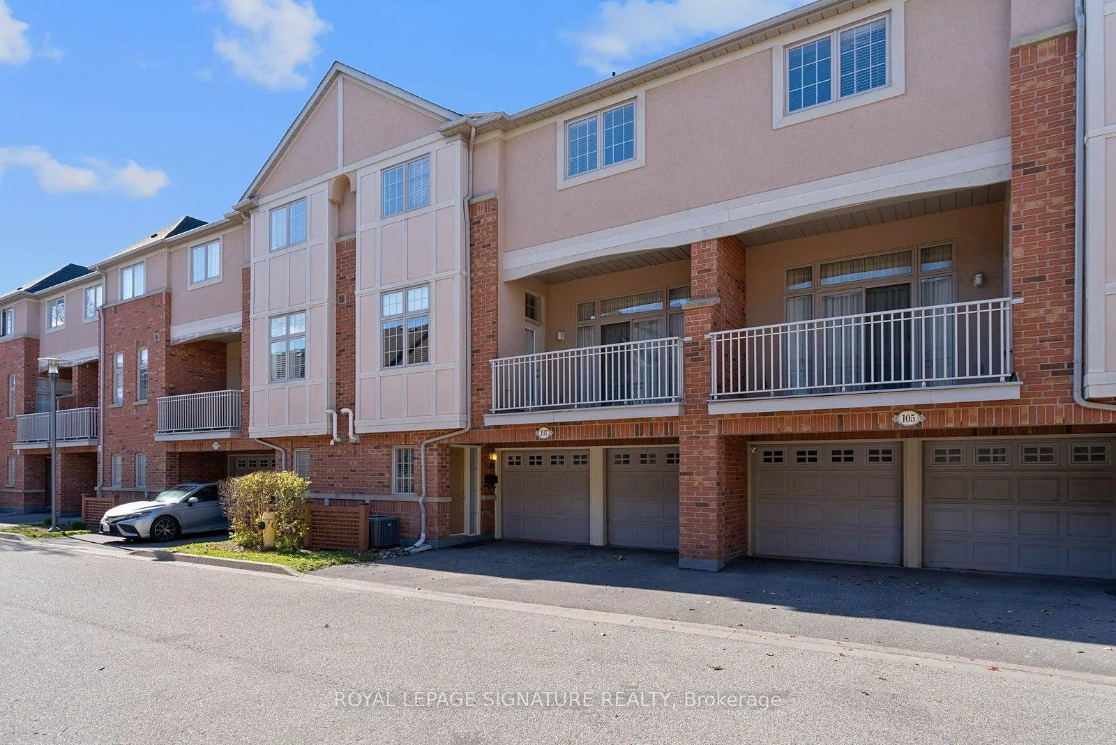 Photo 41 of 107 Legends Way, Markham, Unionville — HOMEH
