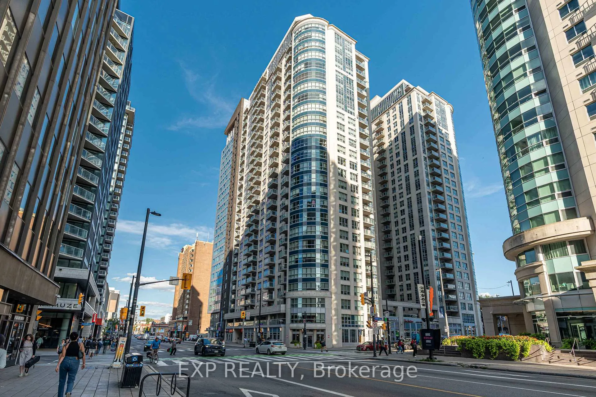 Front of Unit 2308, 242 Rideau Street