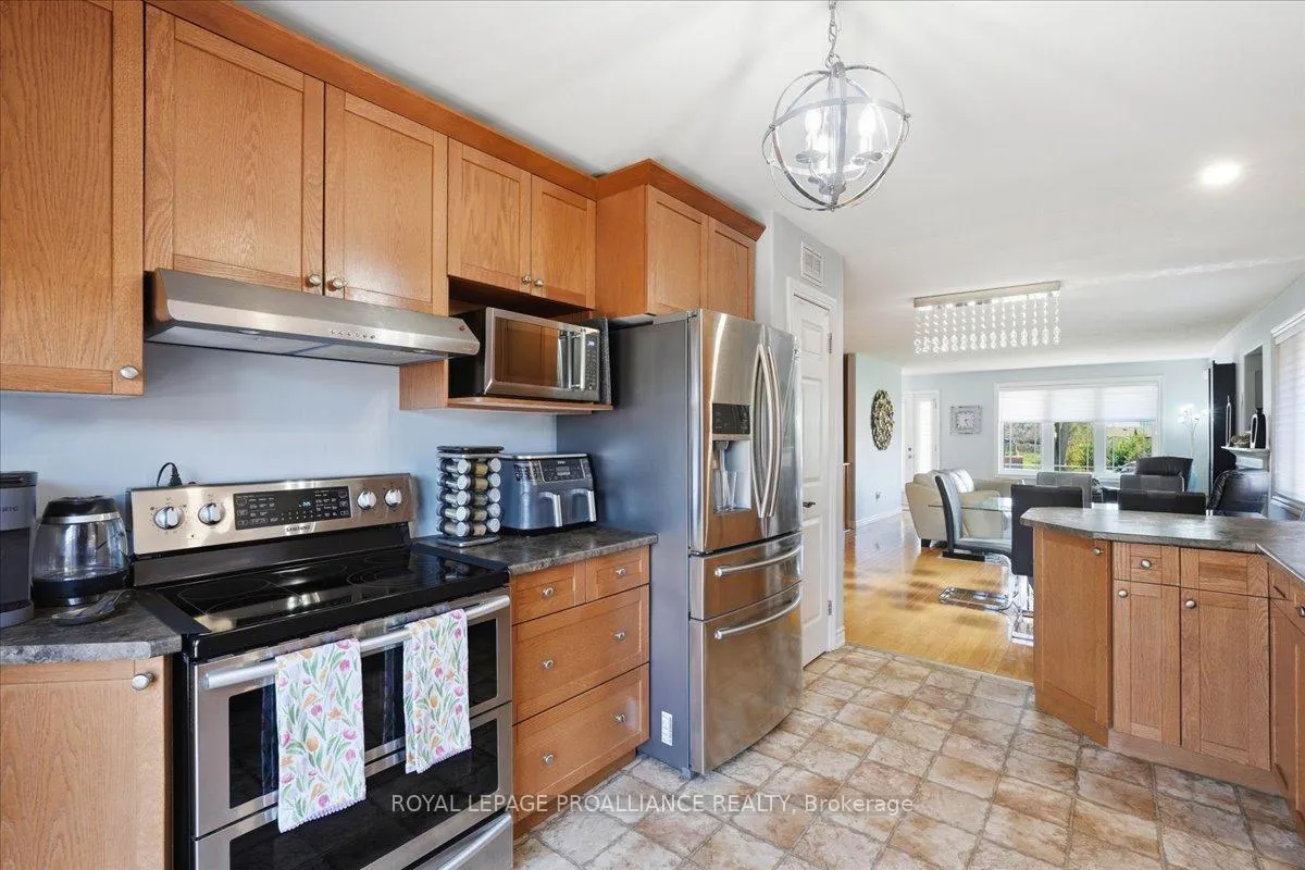 Photo 13 of 6 Boyce Court, Belleville, Belleville Ward — HOMEH