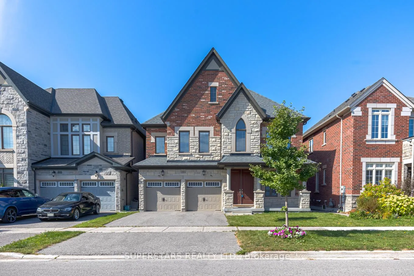 Photo 2 of 31 Roy Harper Avenue, Aurora, Rural Aurora — HOMEH
