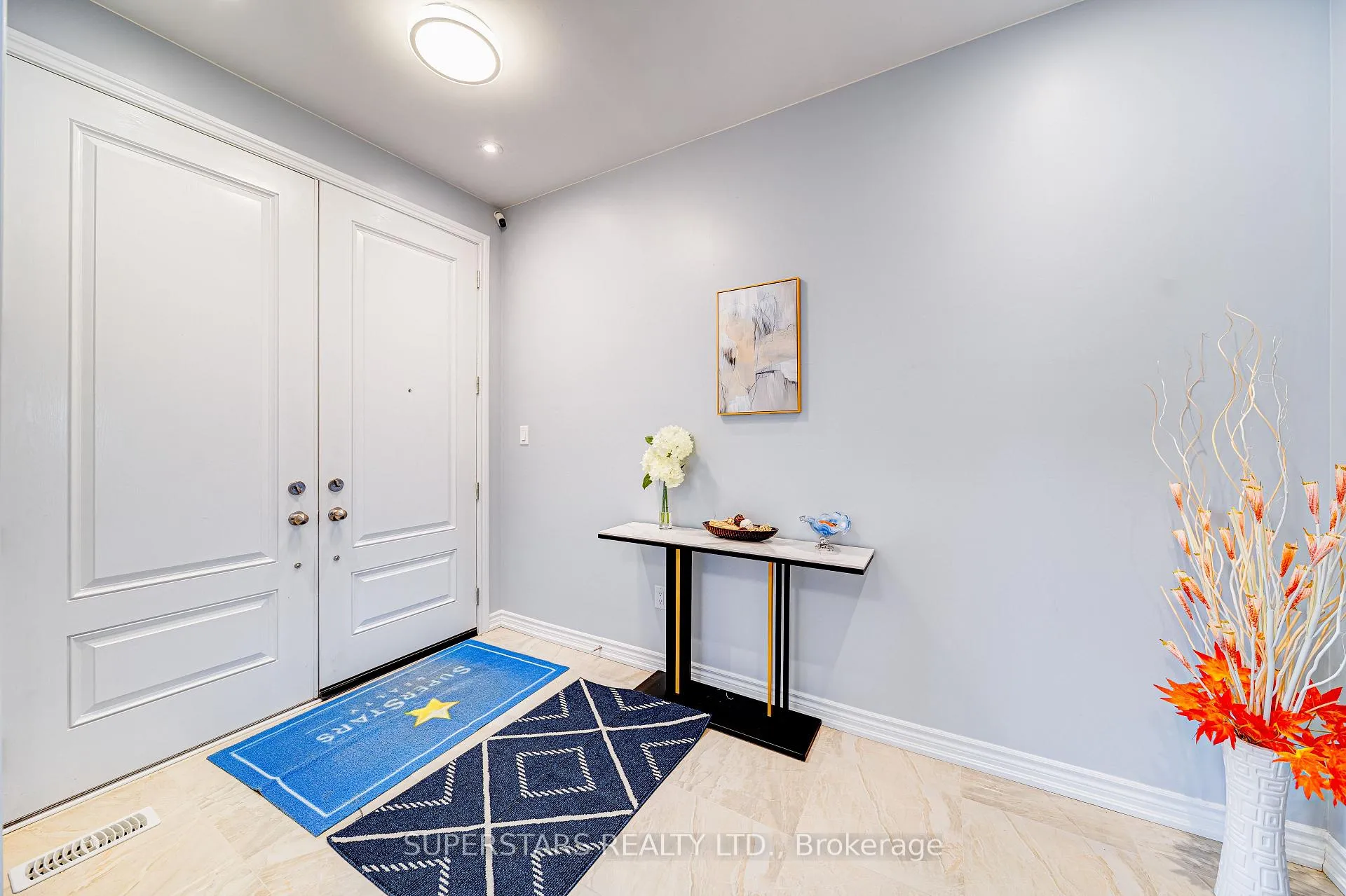 Photo 5 of 31 Roy Harper Avenue, Aurora, Rural Aurora — HOMEH