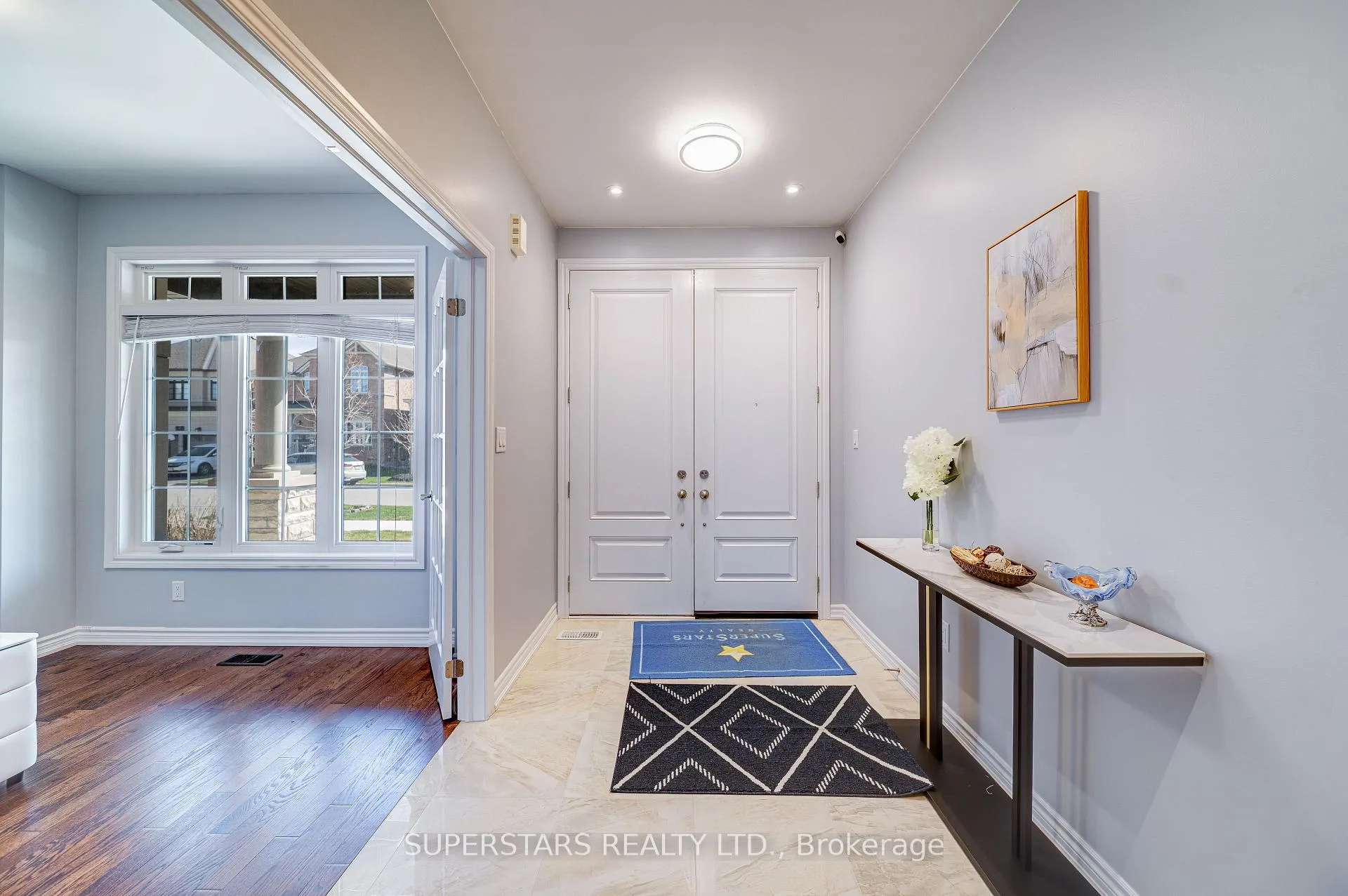 Photo 6 of 31 Roy Harper Avenue, Aurora, Rural Aurora — HOMEH