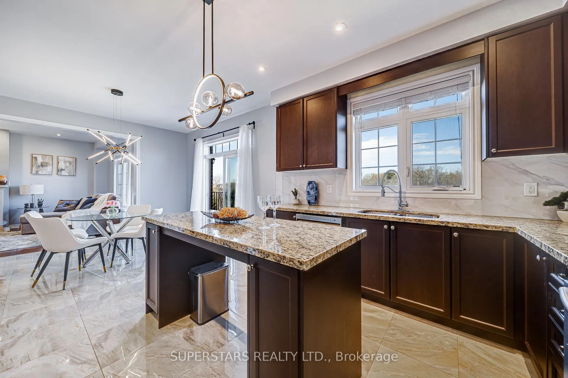 Photo 10 of 31 Roy Harper Avenue, Aurora, Rural Aurora — HOMEH