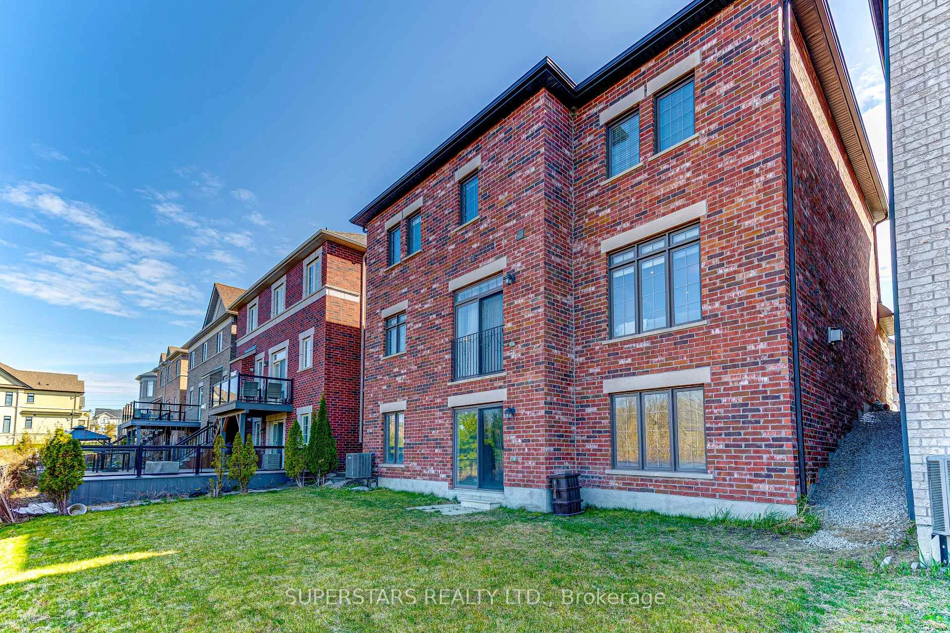Photo 30 of 31 Roy Harper Avenue, Aurora, Rural Aurora — HOMEH