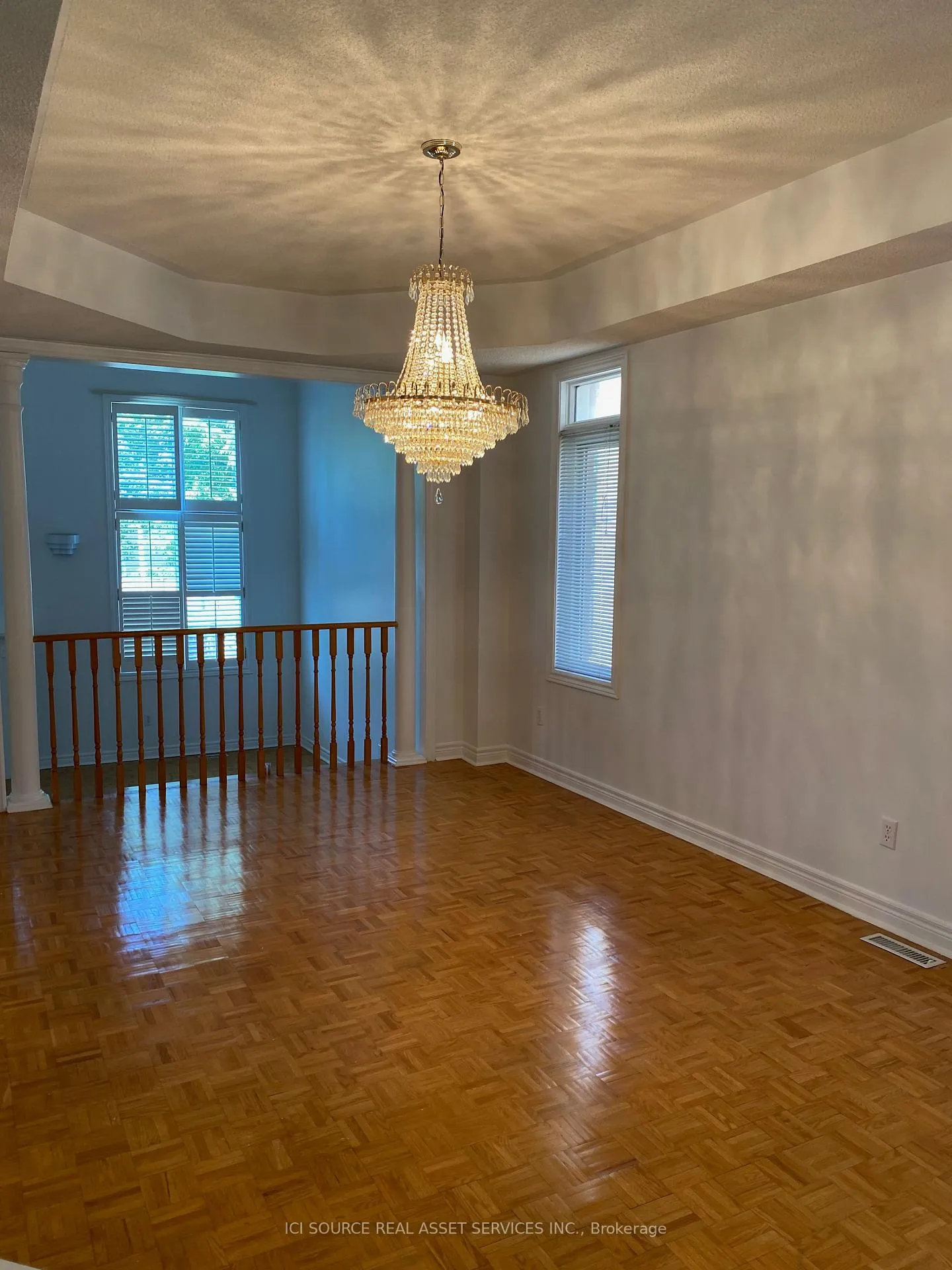 Photo 6 of Unit Upper Level, 169 Matthew Drive, Vaughan, East Woodbridge — HOMEH