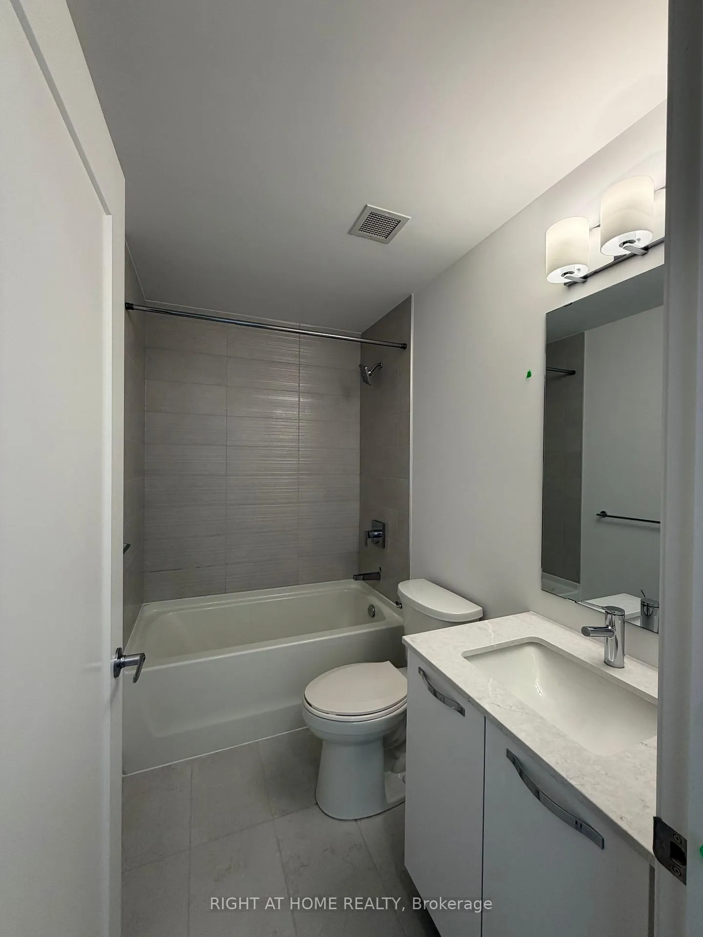 Photo 6 of Unit 1323, 75 James Street S, Hamilton, Corktown — HOMEH