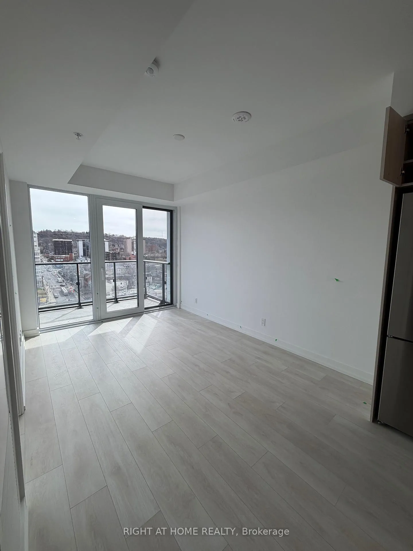 Photo 8 of Unit 1323, 75 James Street S, Hamilton, Corktown — HOMEH
