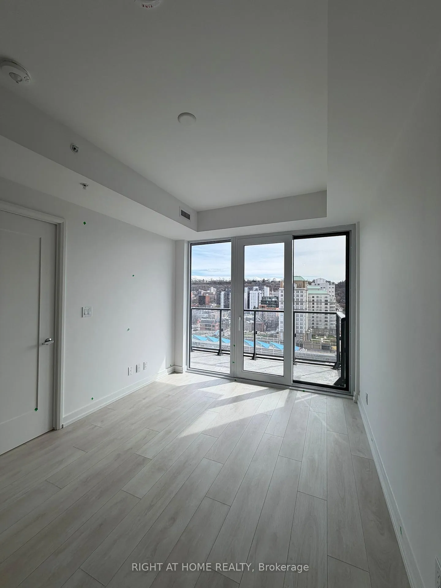 Photo 11 of Unit 1323, 75 James Street S, Hamilton, Corktown — HOMEH