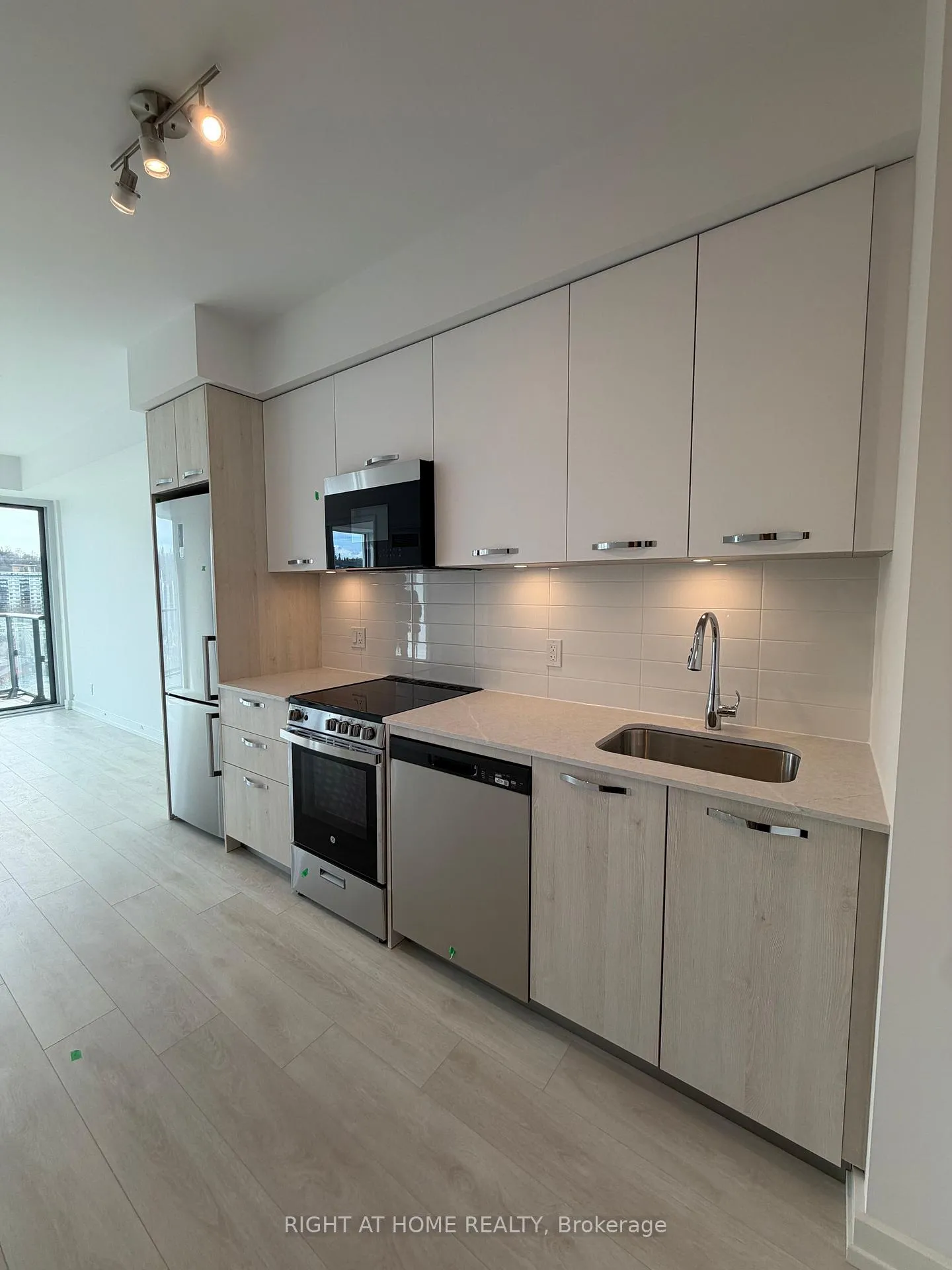 Photo 13 of Unit 1323, 75 James Street S, Hamilton, Corktown — HOMEH
