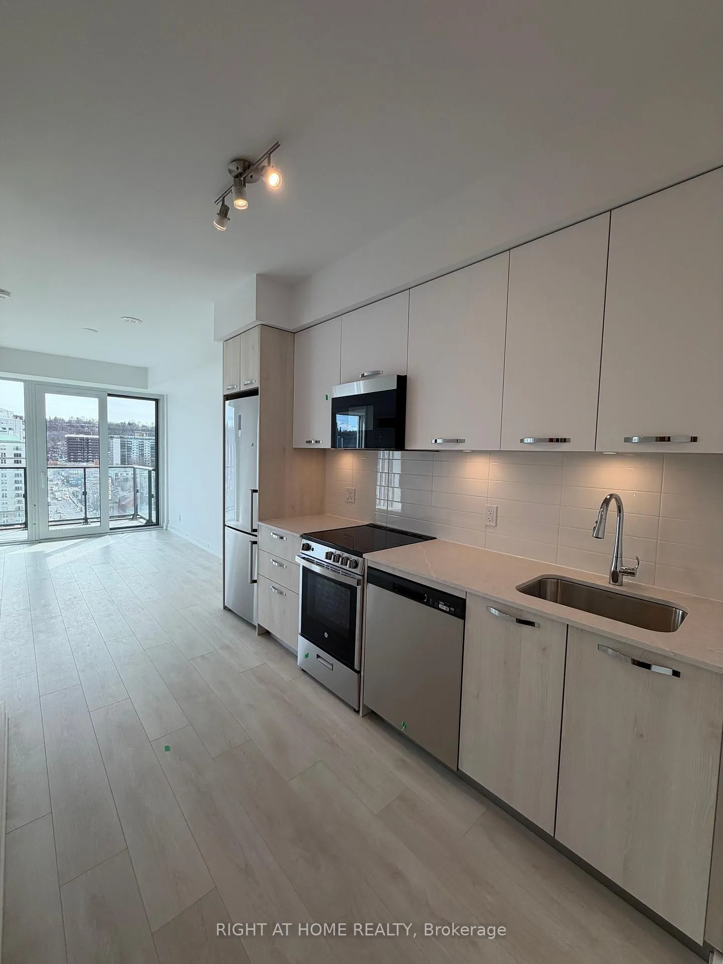 Photo 14 of Unit 1323, 75 James Street S, Hamilton, Corktown — HOMEH