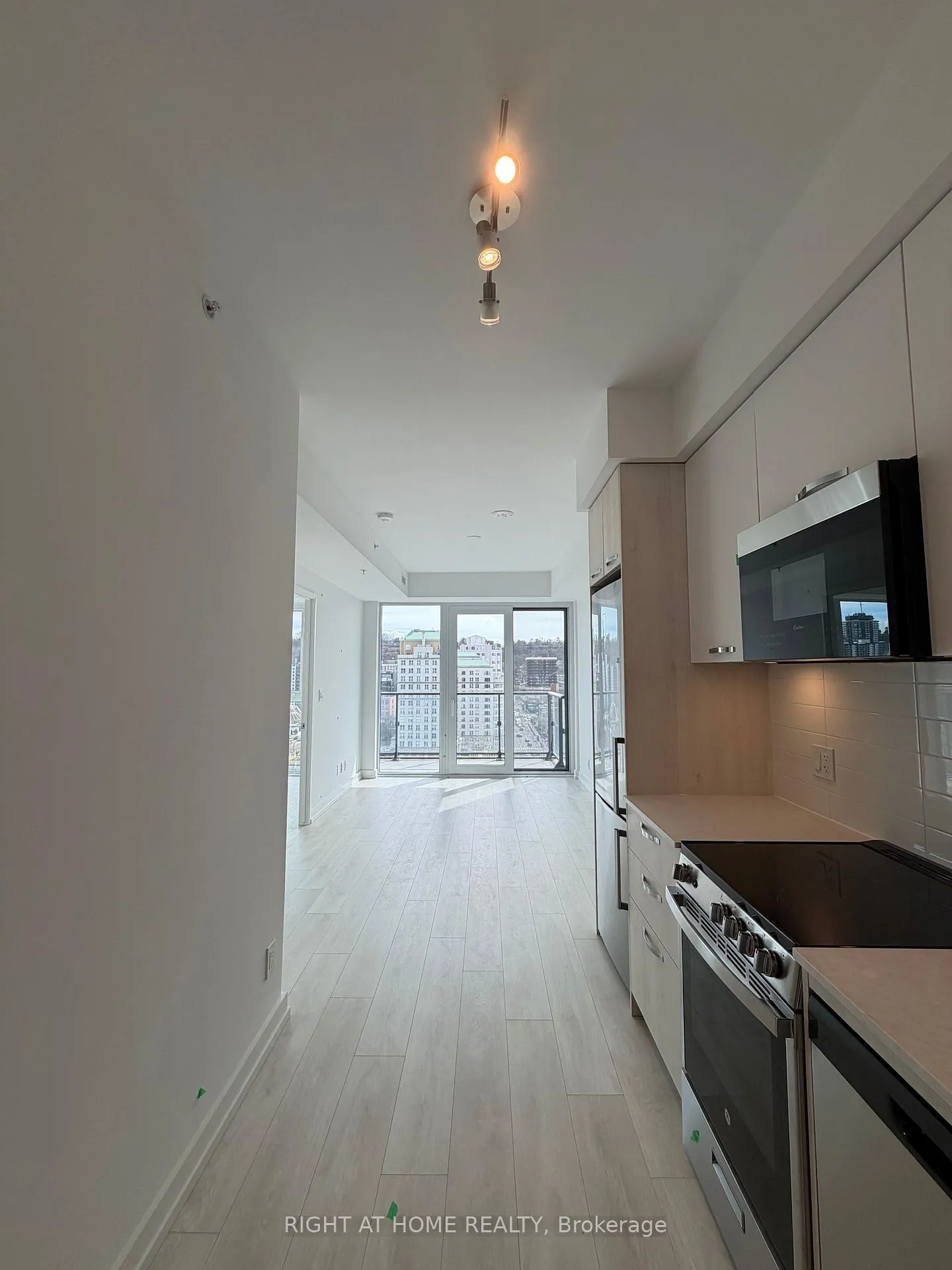 Photo 15 of Unit 1323, 75 James Street S, Hamilton, Corktown — HOMEH