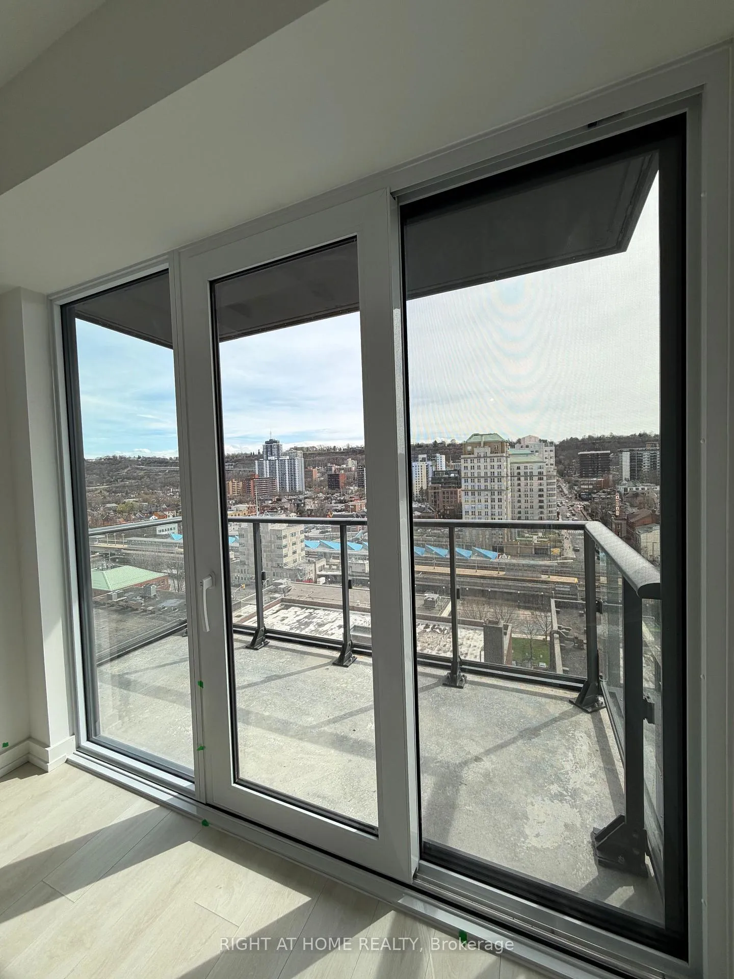 Photo 19 of Unit 1323, 75 James Street S, Hamilton, Corktown — HOMEH