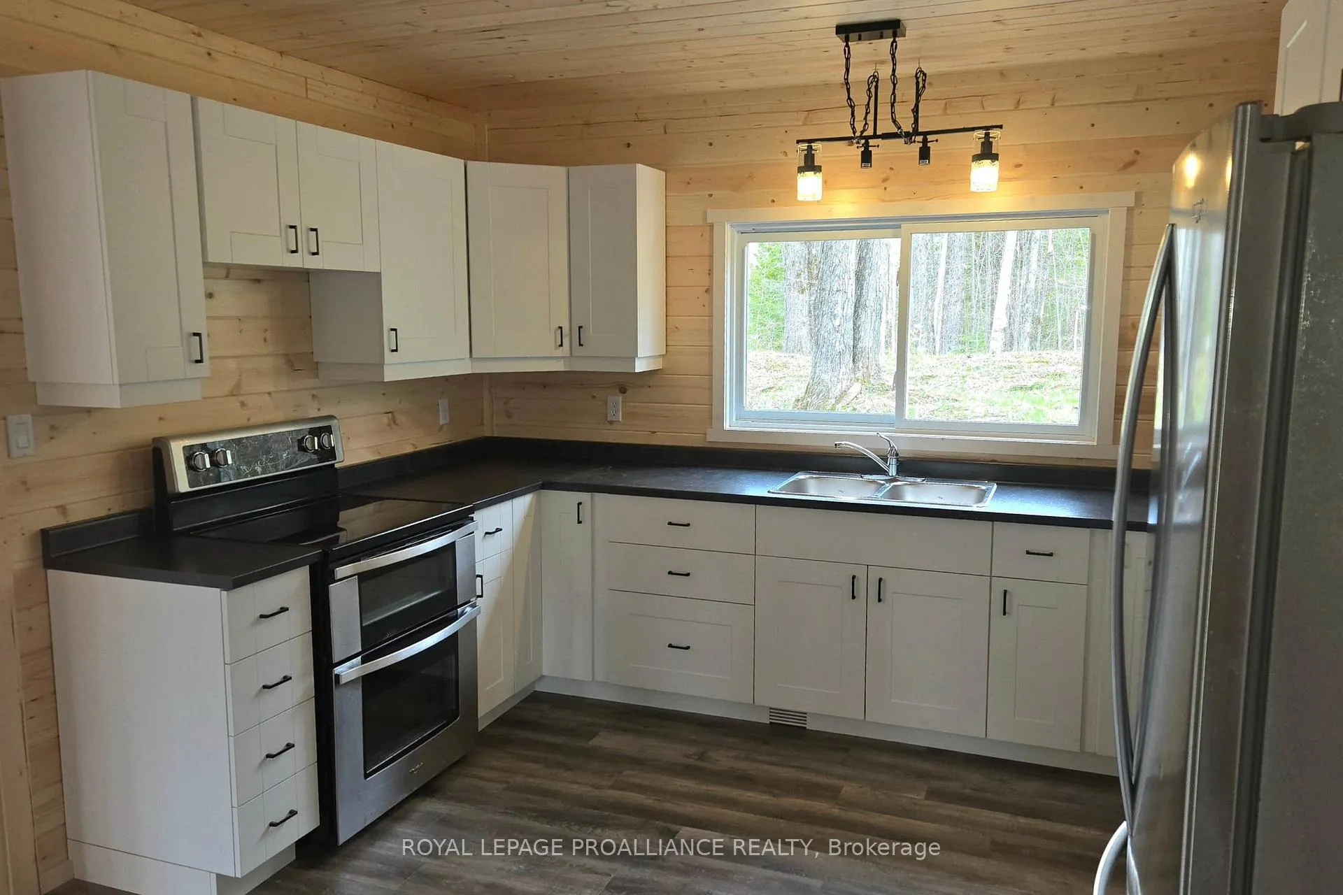Photo of 1049 South Road