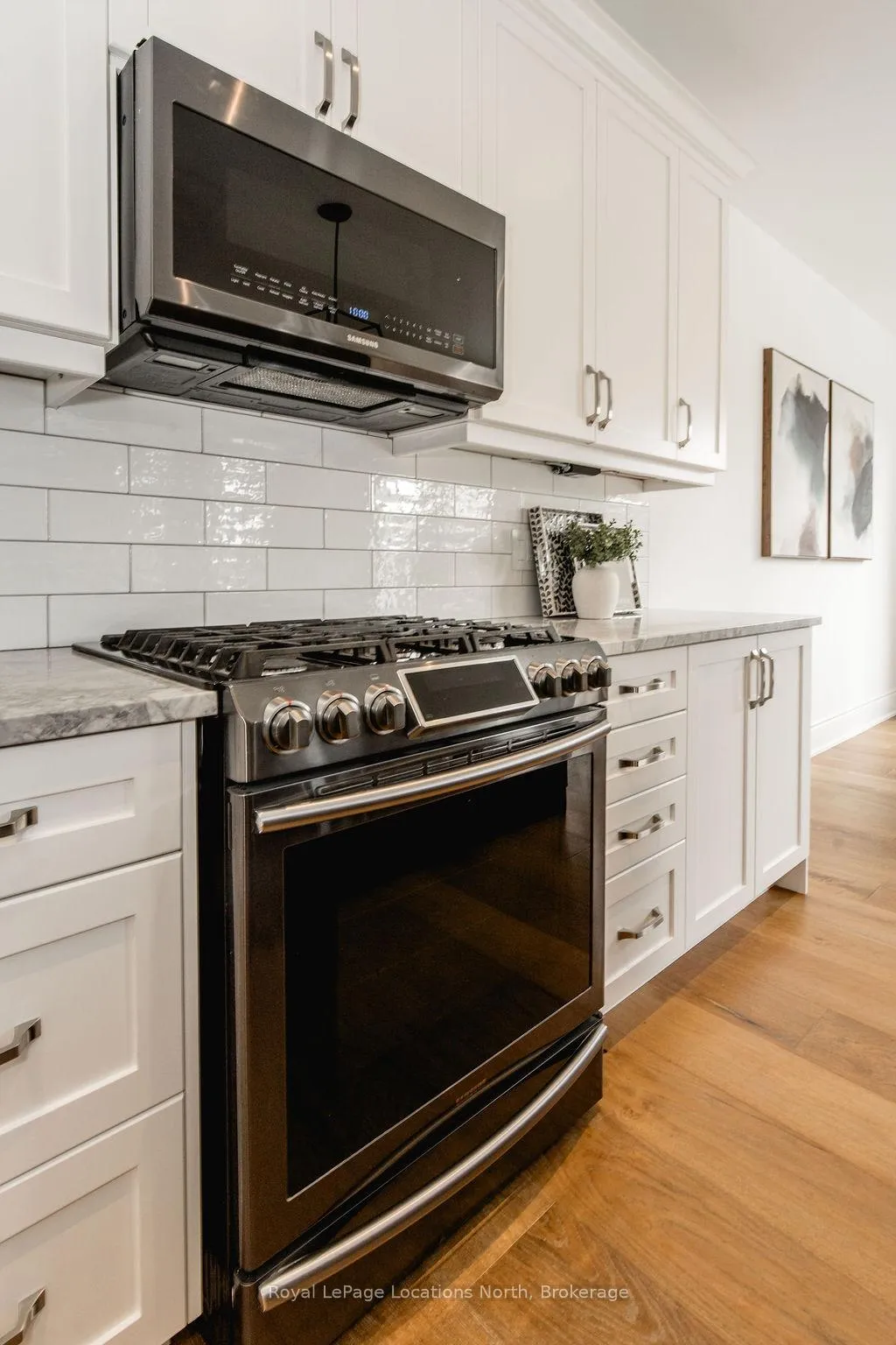 Photo 13 of 2237 Shore Lane, Wasaga Beach — HOMEH