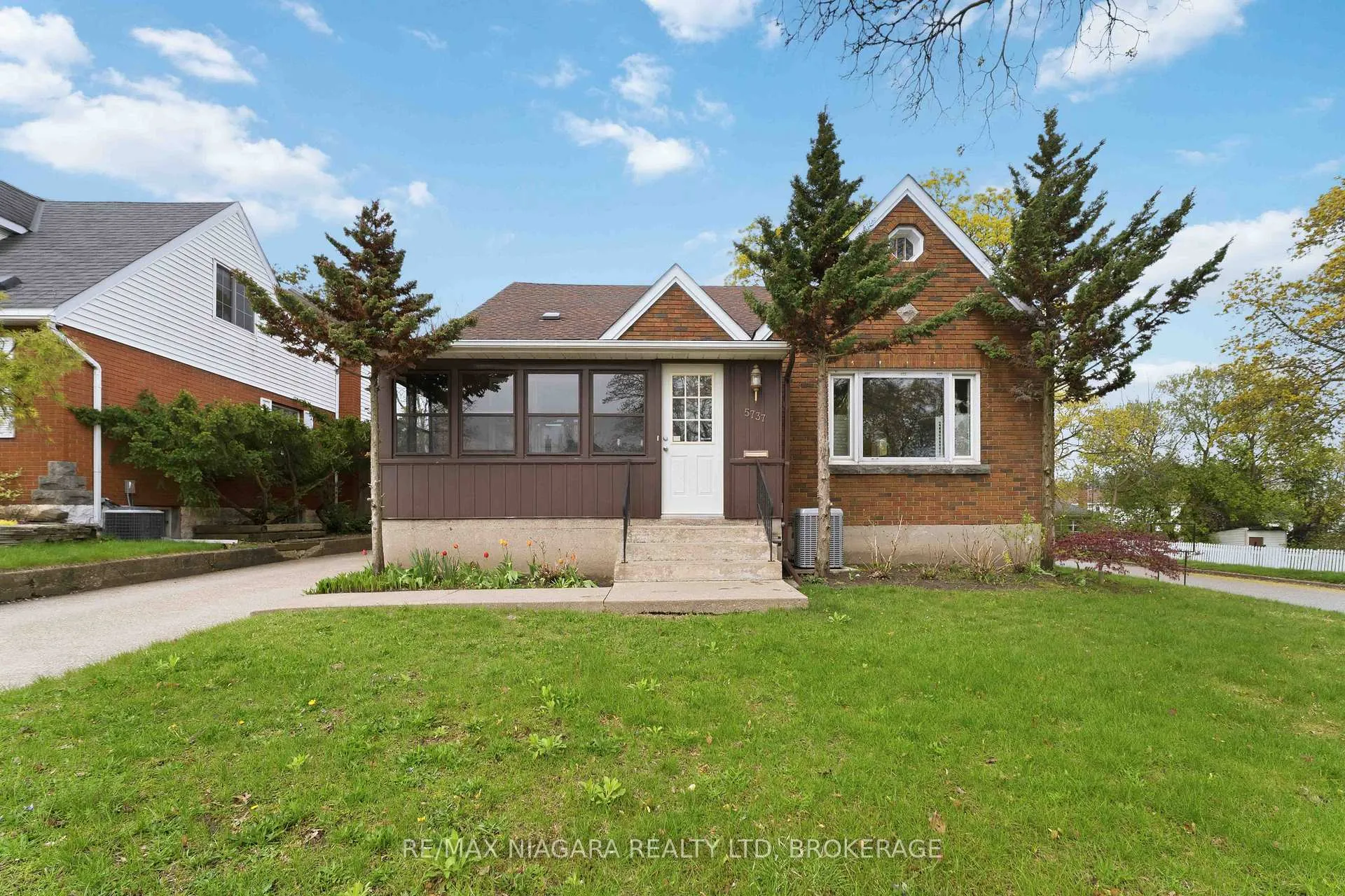 Photo 1 of 5737 Lowell Avenue, Niagara Falls, Hospital — HOMEH