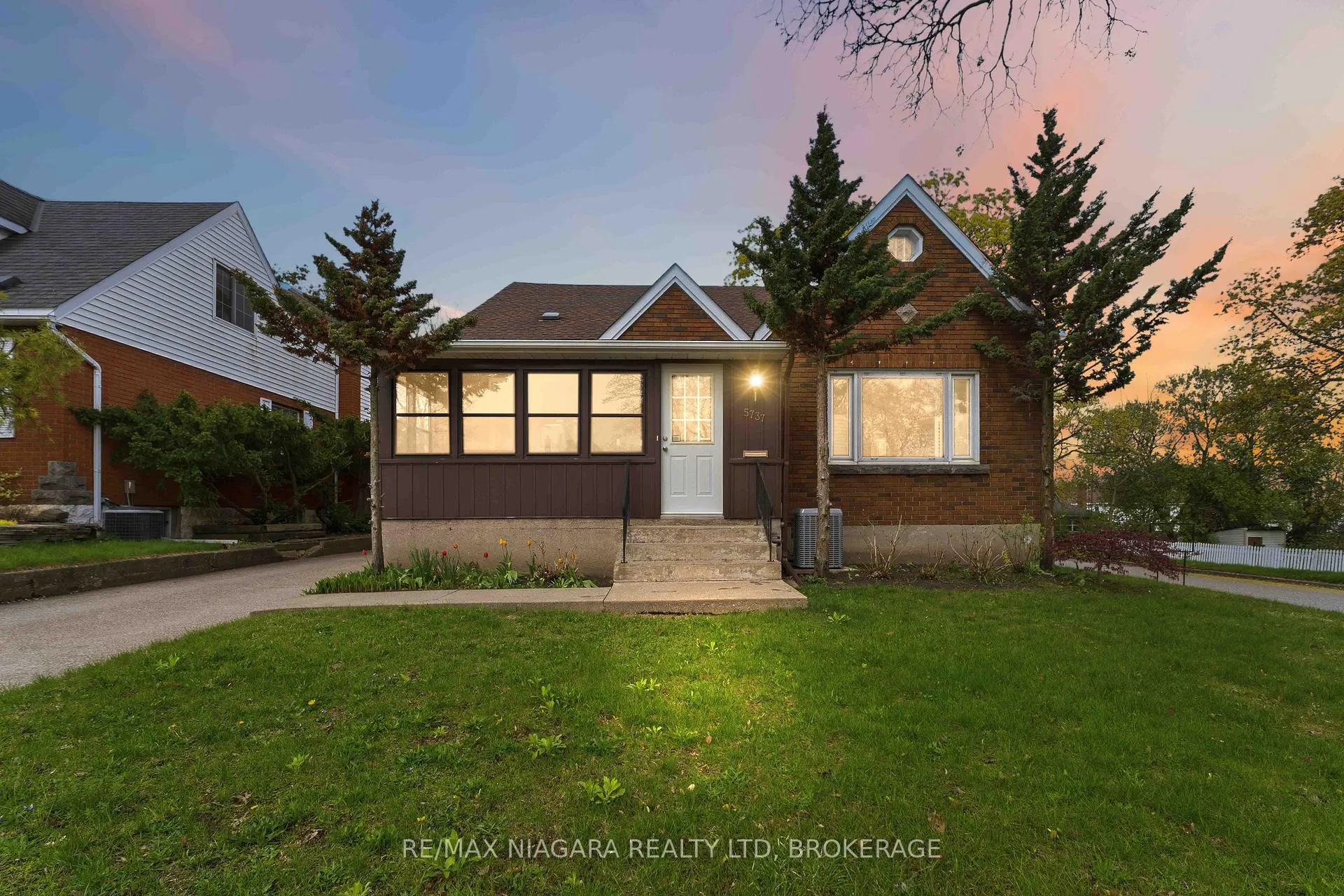 Photo 2 of 5737 Lowell Avenue, Niagara Falls, Hospital — HOMEH