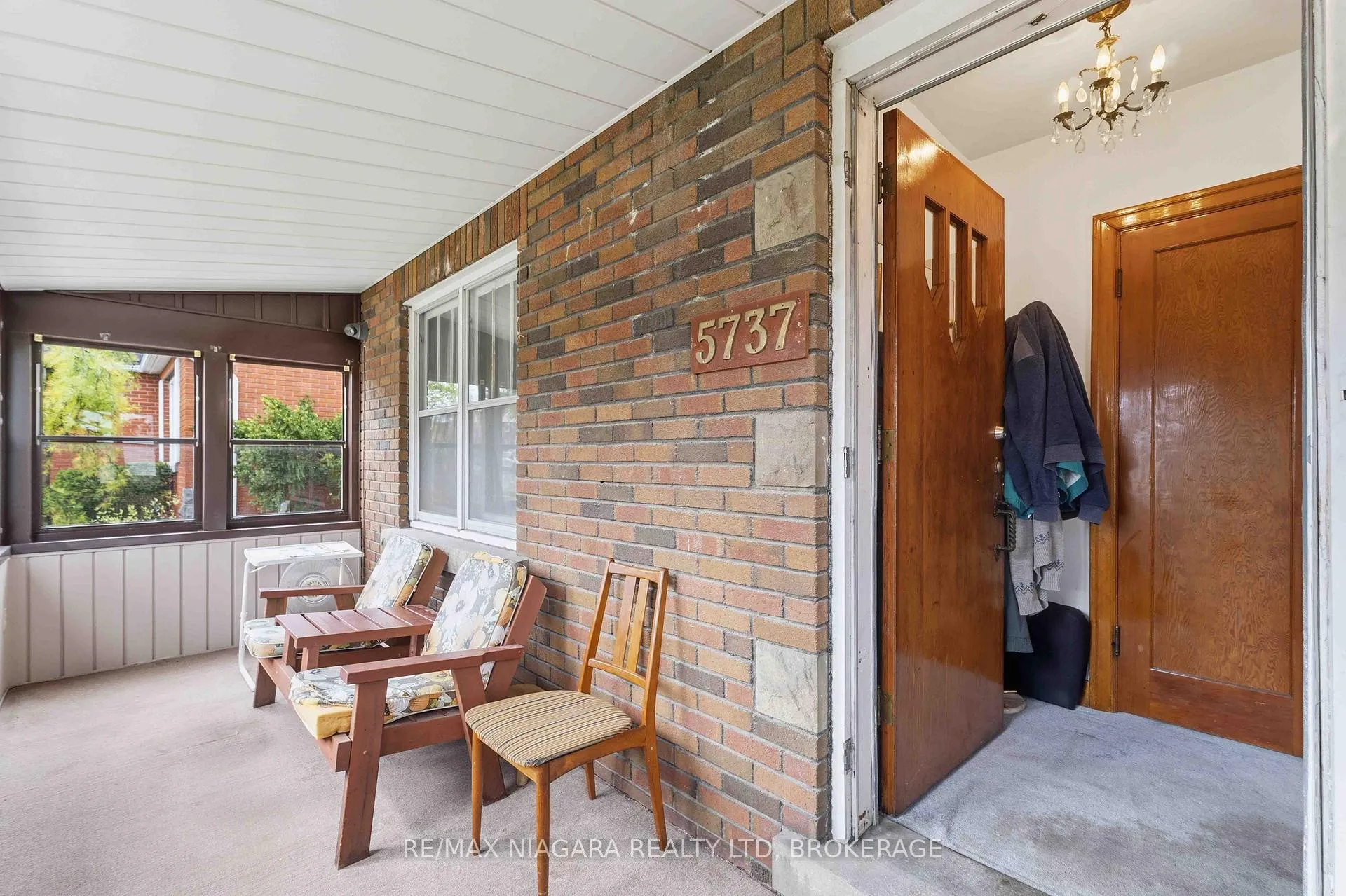 Photo 5 of 5737 Lowell Avenue, Niagara Falls, Hospital — HOMEH