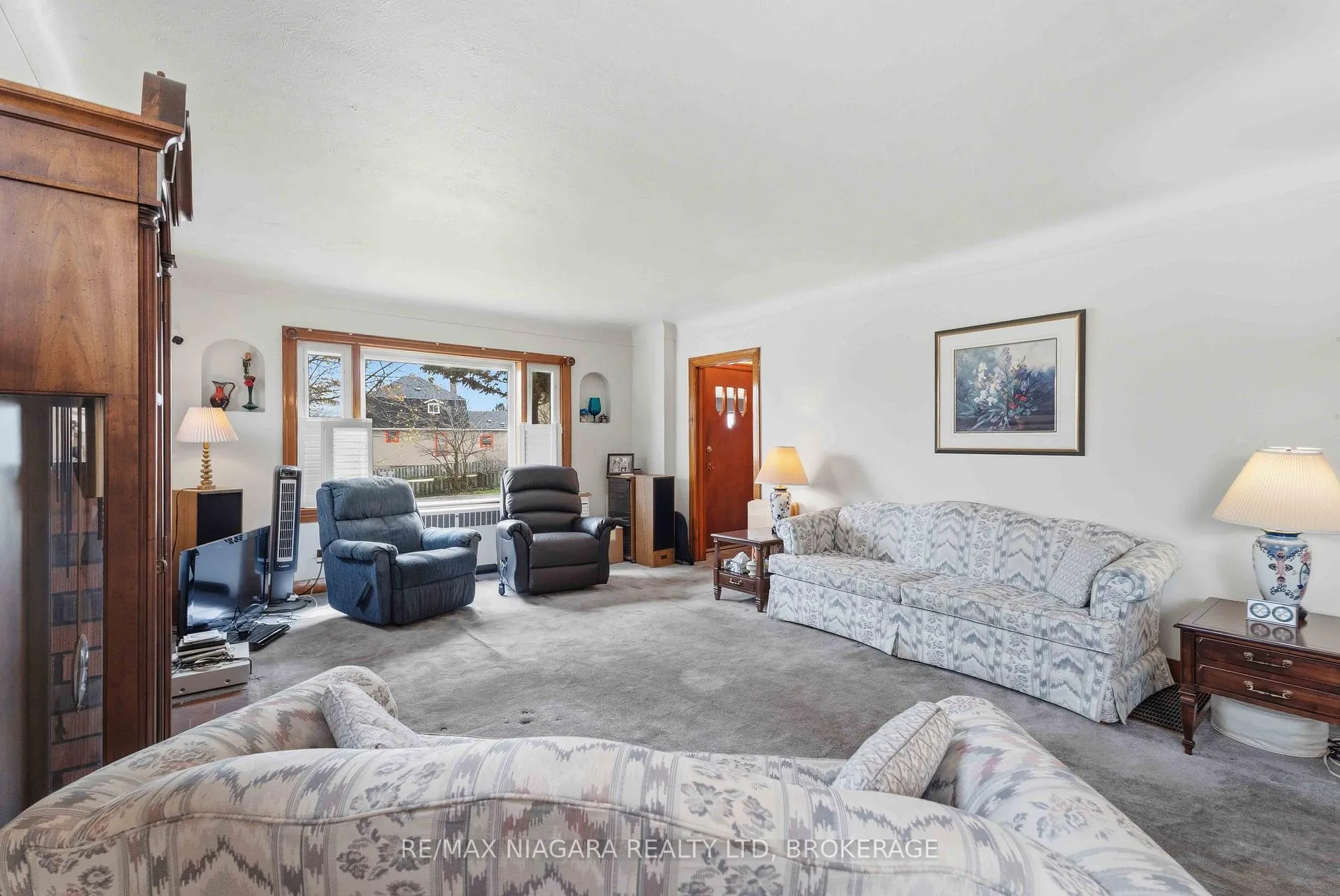 Photo 7 of 5737 Lowell Avenue, Niagara Falls, Hospital — HOMEH