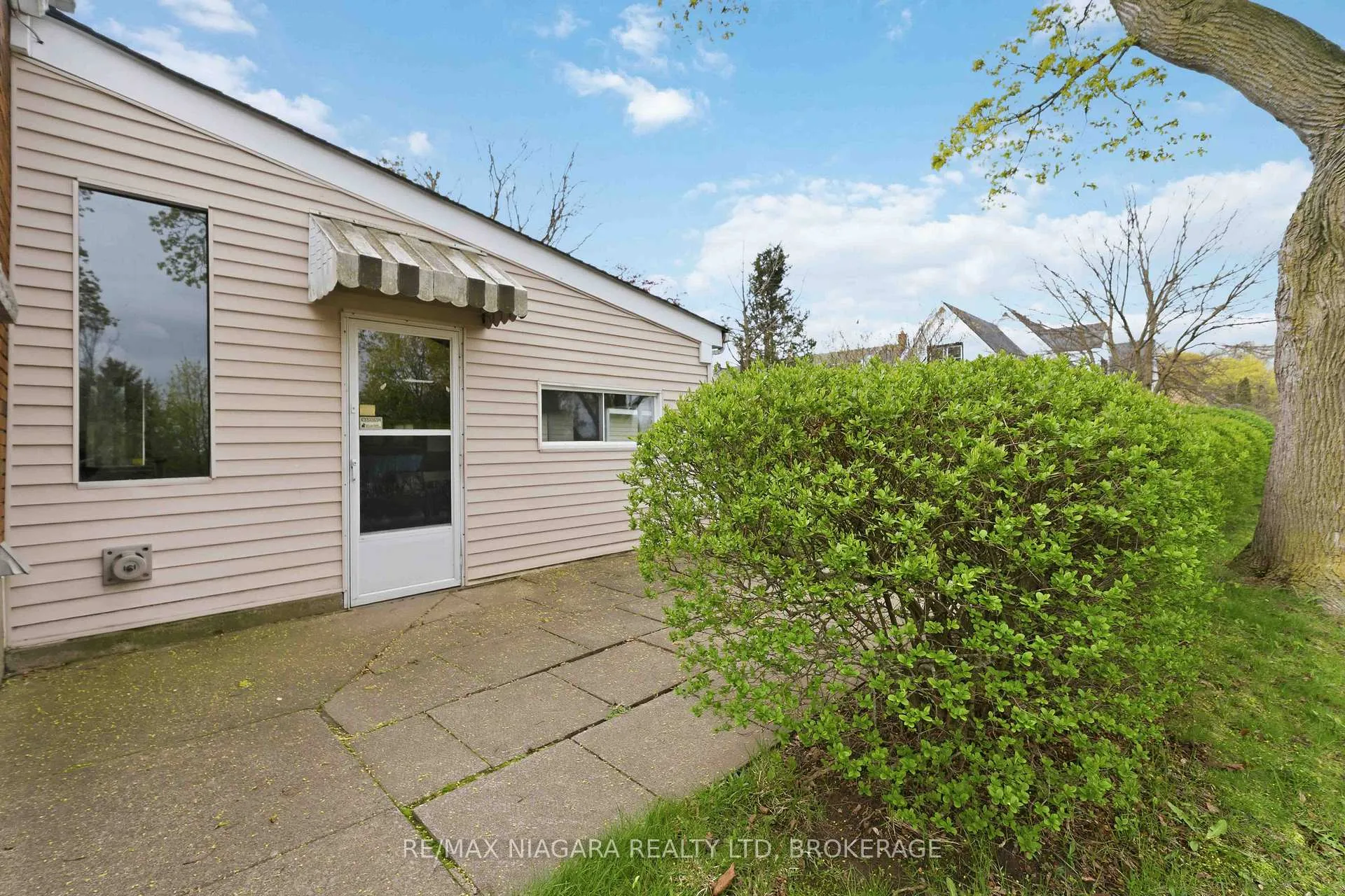 Photo 34 of 5737 Lowell Avenue, Niagara Falls, Hospital — HOMEH