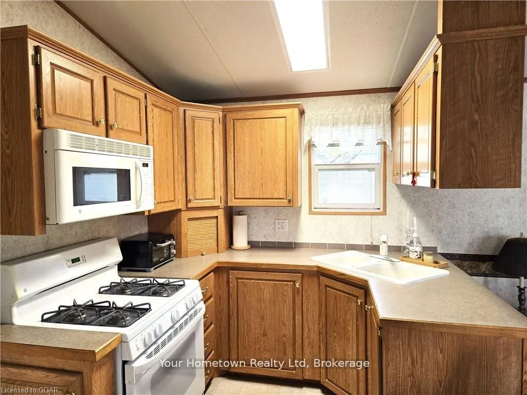 Photo 11 of 204 Beach Road, Centre Wellington, Rural Centre Wellington East — HOMEH