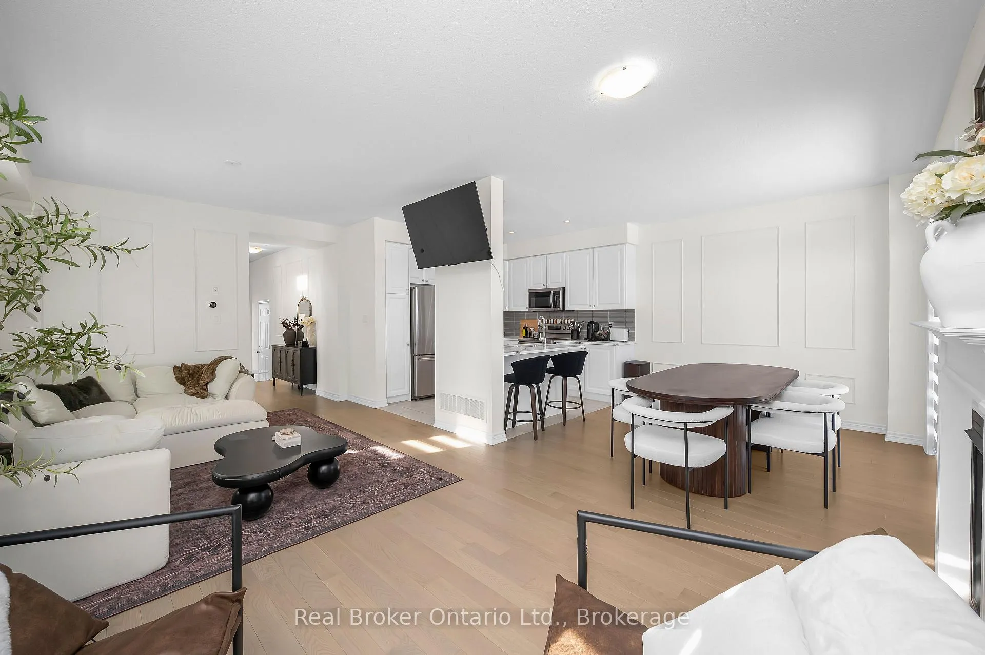 Photo 3 of 3131 Goodyear Road, Burlington, Alton — HOMEH