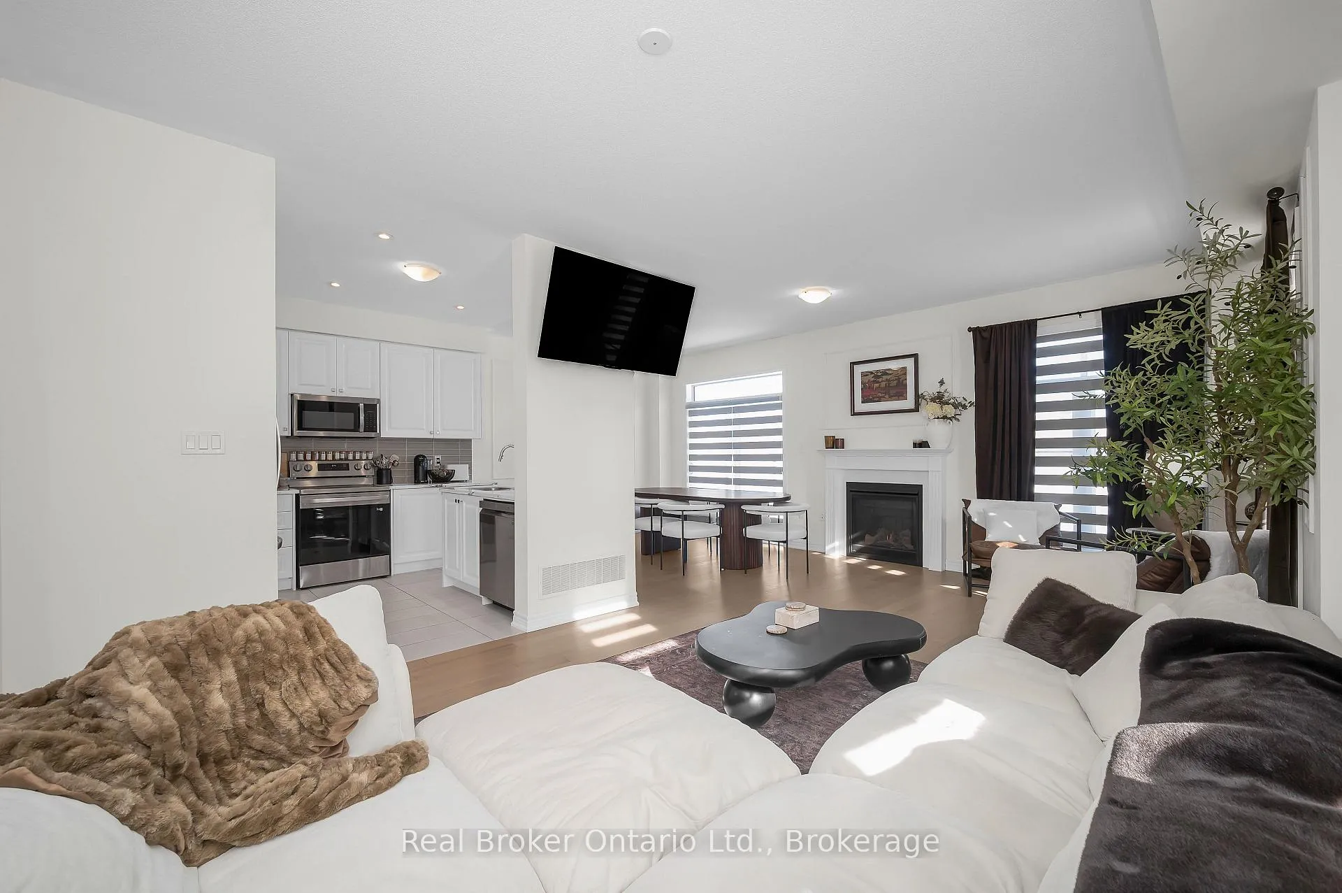 Photo 4 of 3131 Goodyear Road, Burlington, Alton — HOMEH
