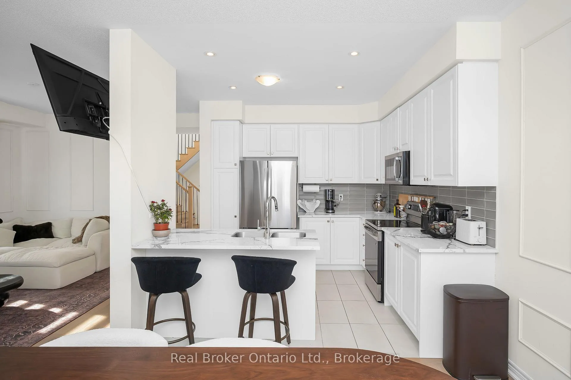 Photo 5 of 3131 Goodyear Road, Burlington, Alton — HOMEH